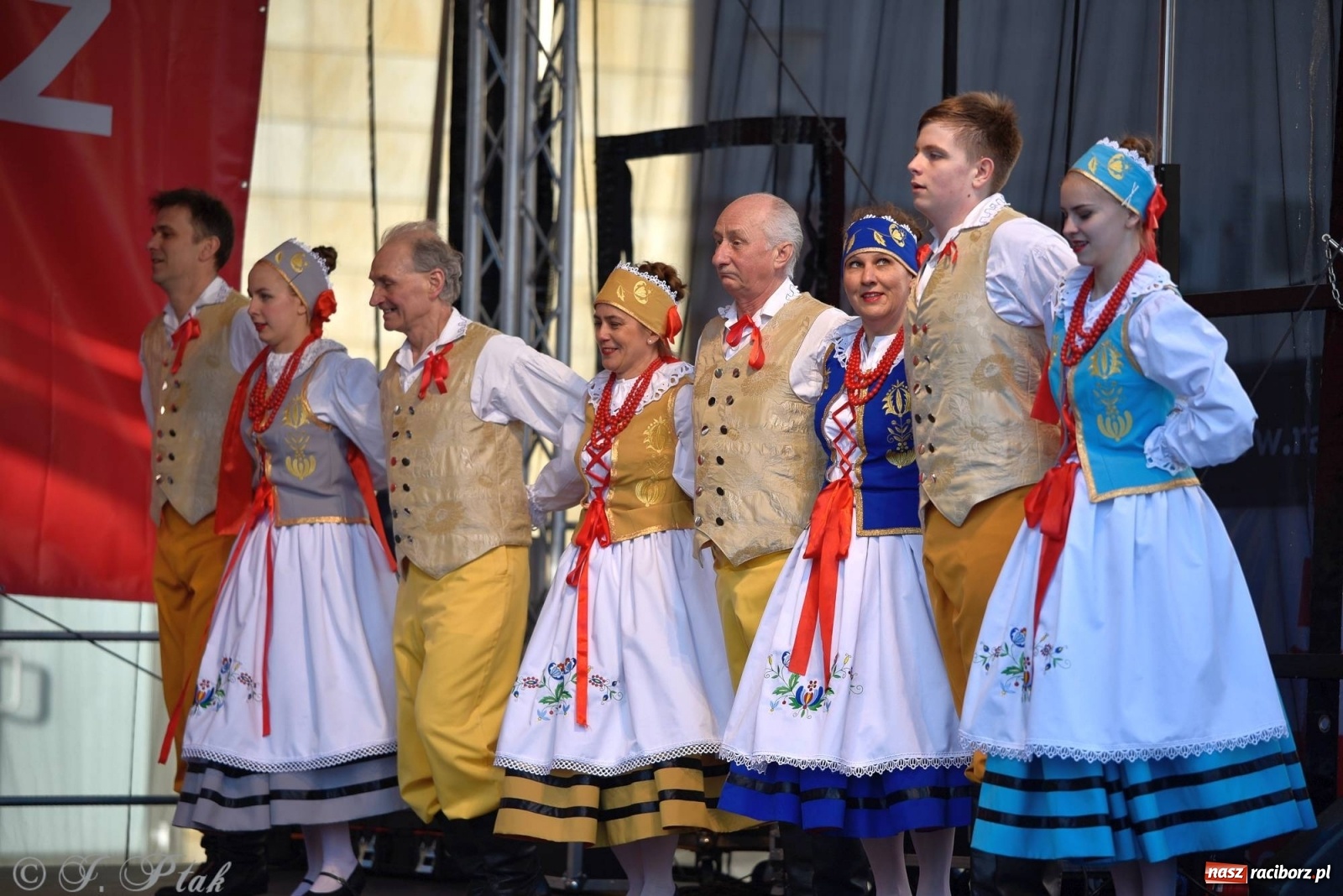 Zdjęcie w galerii na portalu naszraciborz.pl: Muzyczno-taneczne popołudnie na raciborskim Rynku wiadomości z regionu
