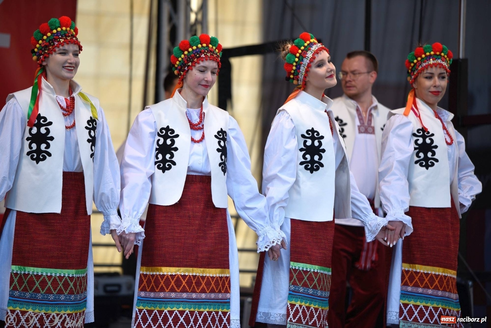 Zdjęcie w galerii na portalu naszraciborz.pl: Muzyczno-taneczne popołudnie na raciborskim Rynku wiadomości z regionu