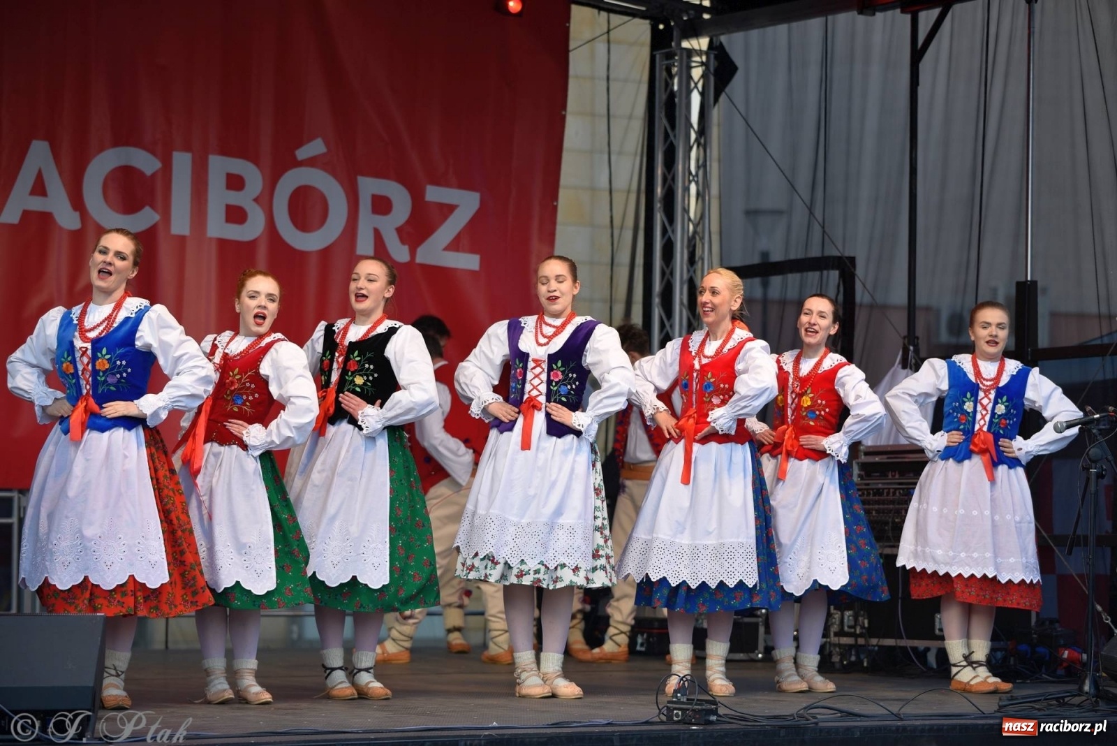 Zdjęcie w galerii na portalu naszraciborz.pl: Muzyczno-taneczne popołudnie na raciborskim Rynku wiadomości z regionu