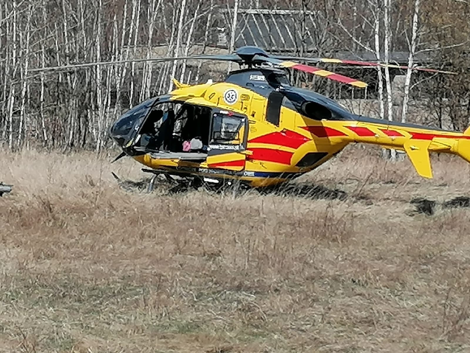 Zdjęcie w galerii na portalu naszraciborz.pl: LPR wezwany do Nędzy. Maszyna wciągnęła rękę kobiety wiadomości z regionu