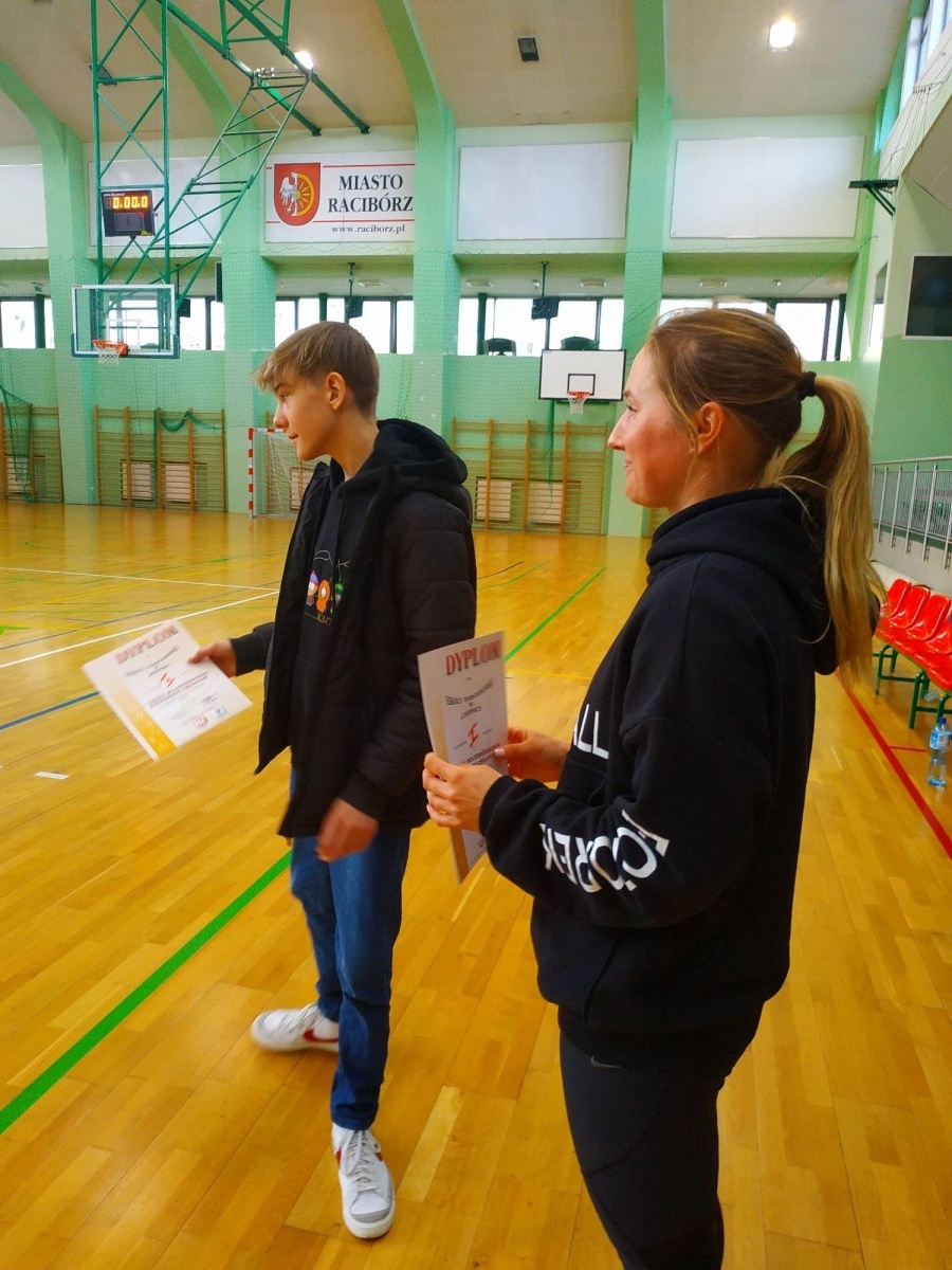 Zdjęcie w galerii na portalu naszraciborz.pl: Poznaliśmy najlepsze drużyny koszykarskie w rejonie wiadomości z regionu