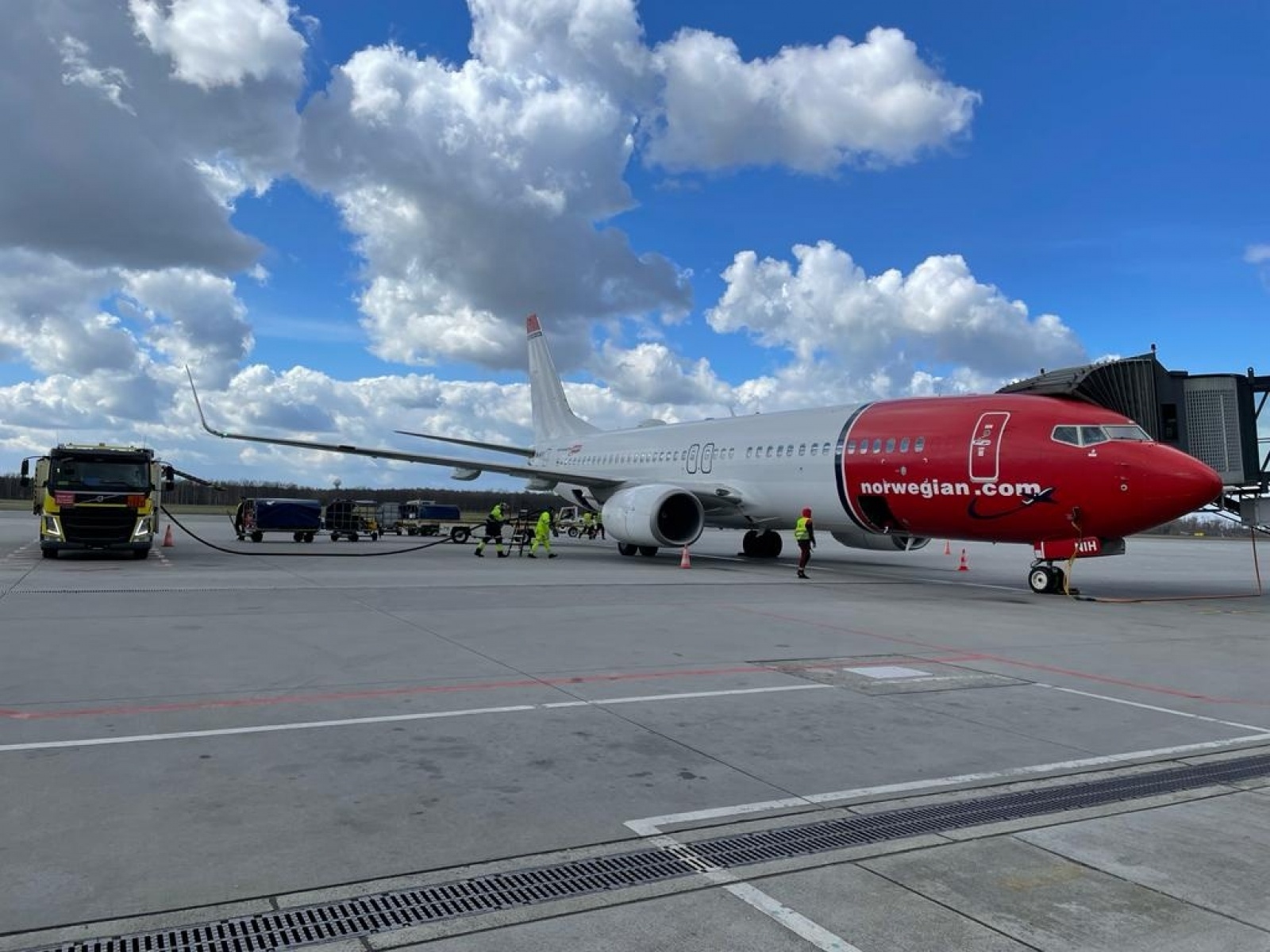 Zdjęcie w galerii na portalu naszraciborz.pl: Nowy przewoźnik wystartował z wrocławskiego lotniska wiadomości z regionu