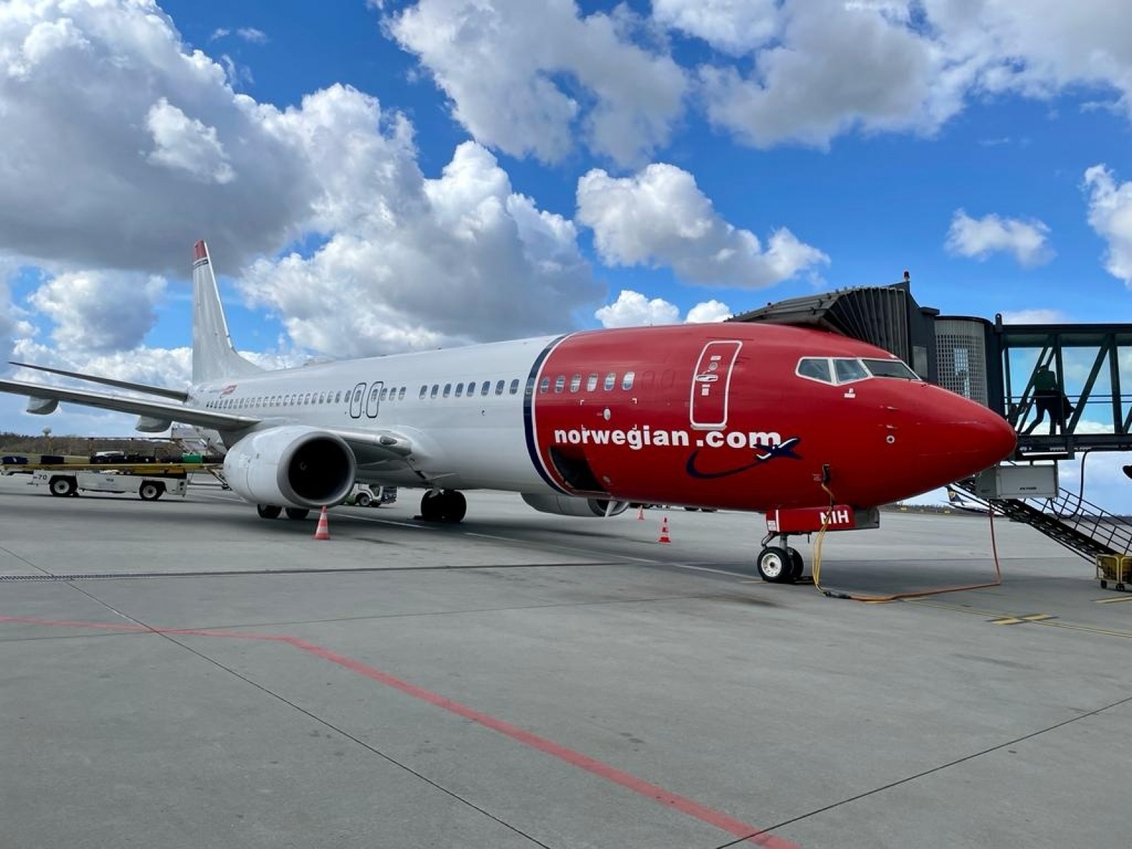 Zdjęcie w galerii na portalu naszraciborz.pl: Nowy przewoźnik wystartował z wrocławskiego lotniska wiadomości z regionu