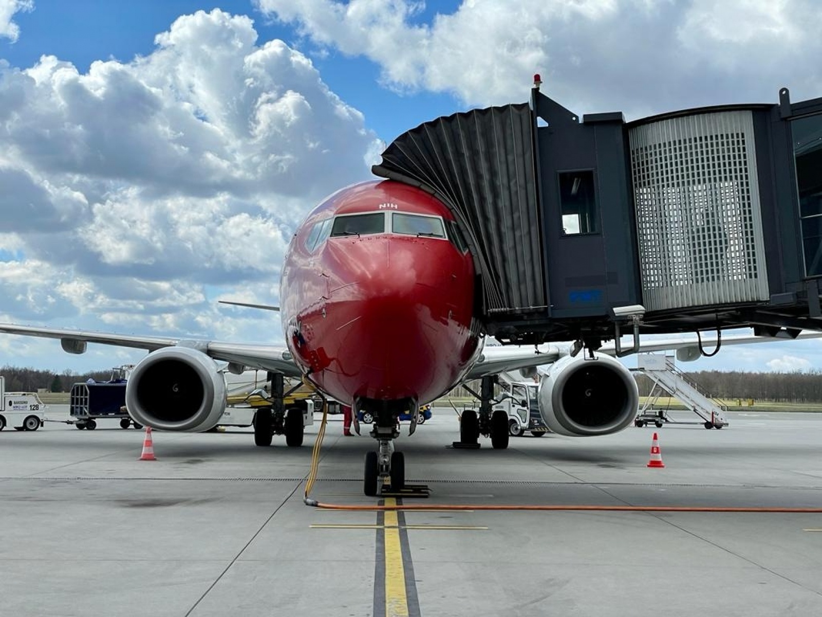 Zdjęcie w galerii na portalu naszraciborz.pl: Nowy przewoźnik wystartował z wrocławskiego lotniska wiadomości z regionu