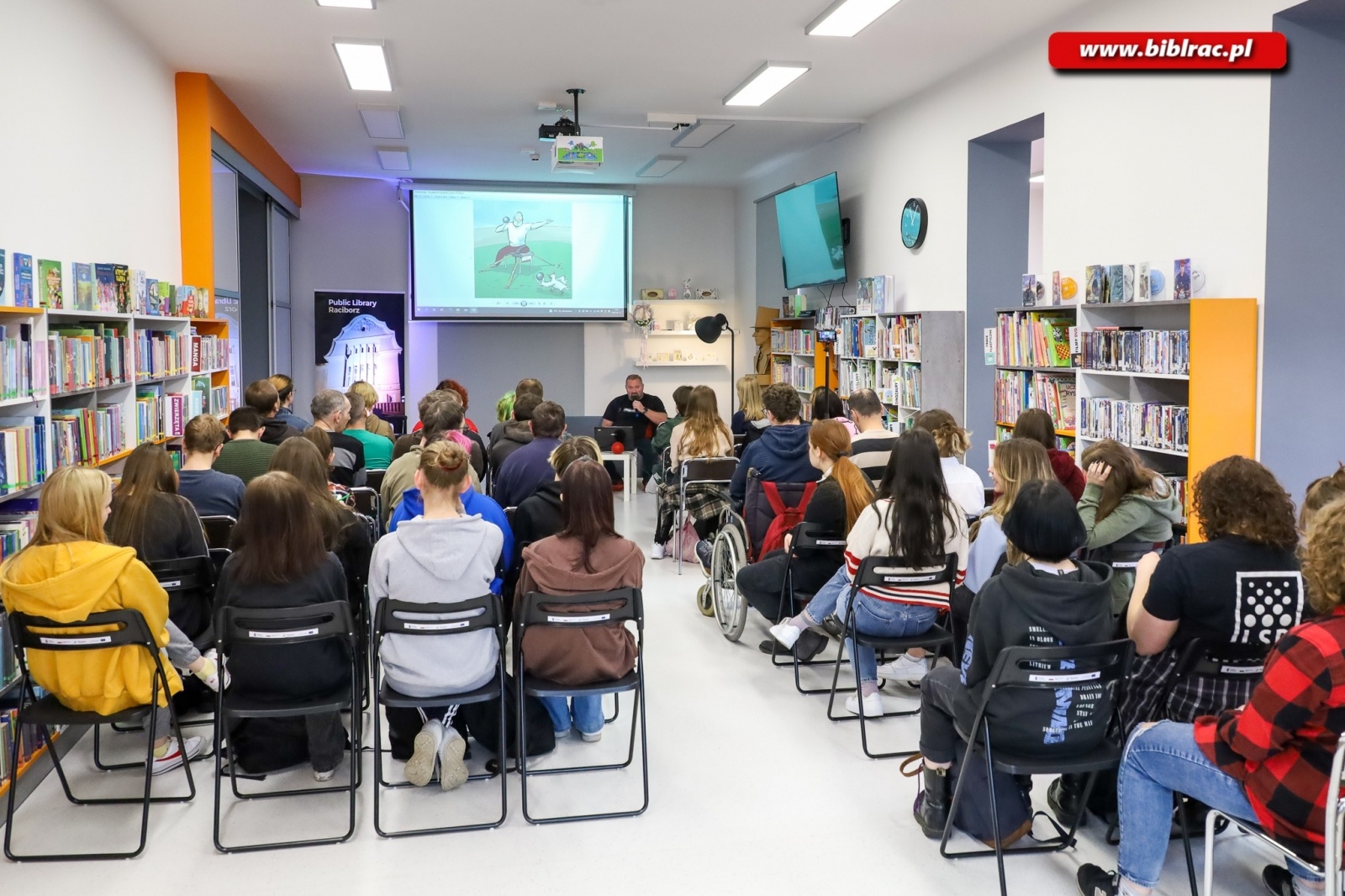 Zdjęcie w galerii na portalu naszraciborz.pl: O tym jak zwyciężać opowiedział w bibliotece Mistrz Świata i Europy Janusz Rokicki wiadomości z regionu