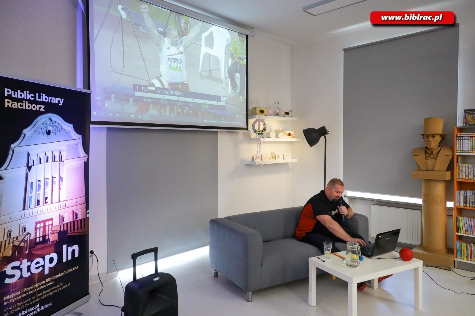 Zdjęcie w galerii na portalu naszraciborz.pl: O tym jak zwyciężać opowiedział w bibliotece Mistrz Świata i Europy Janusz Rokicki wiadomości z regionu