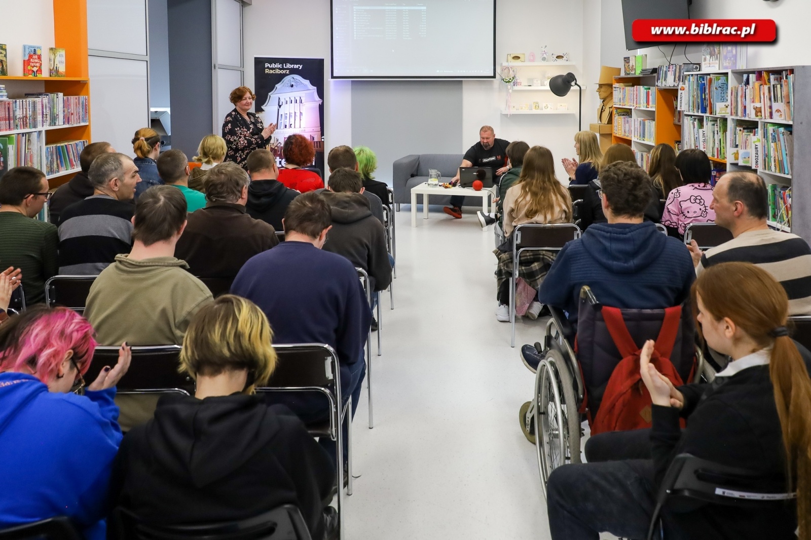 Zdjęcie w galerii na portalu naszraciborz.pl: O tym jak zwyciężać opowiedział w bibliotece Mistrz Świata i Europy Janusz Rokicki wiadomości z regionu