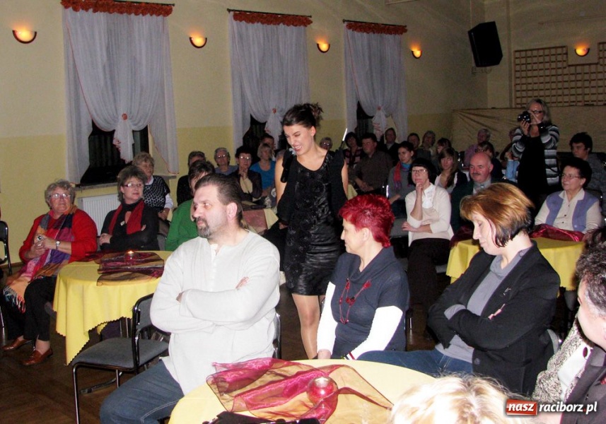 Zdjęcie w galerii na portalu naszraciborz.pl: Wieczór przy świecach w Tworkowie wiadomości z regionu