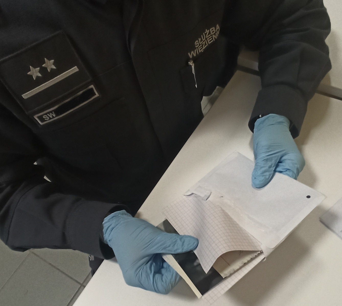 Zdjęcie w galerii na portalu naszraciborz.pl: W ZK Racibórz udaremniono przemyt środków odurzających wiadomości z regionu