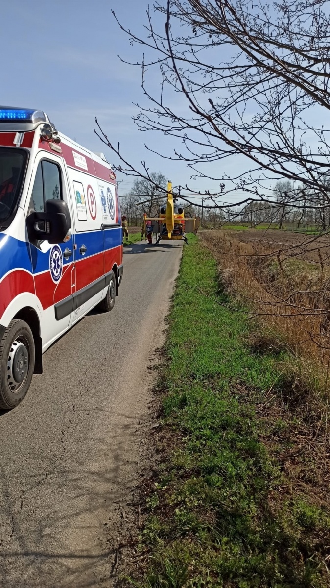 Zdjęcie w galerii na portalu naszraciborz.pl: Śmigłowiec LPR interweniował w Kuźni Raciborskiej wiadomości z regionu