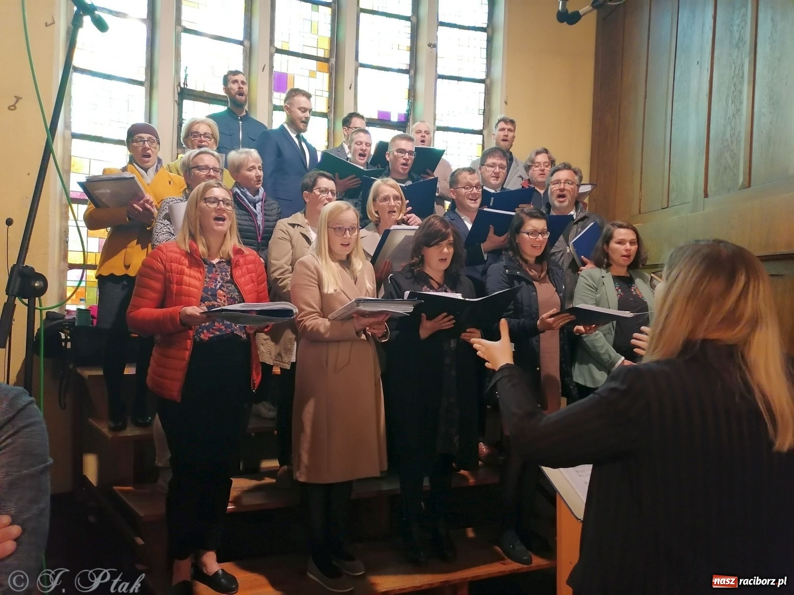Zdjęcie w galerii na portalu naszraciborz.pl: Wielki Czwartek w raciborskim okrąglaku. Diecezja opolska wkracza w jubileusz 50-lecia wiadomości z regionu