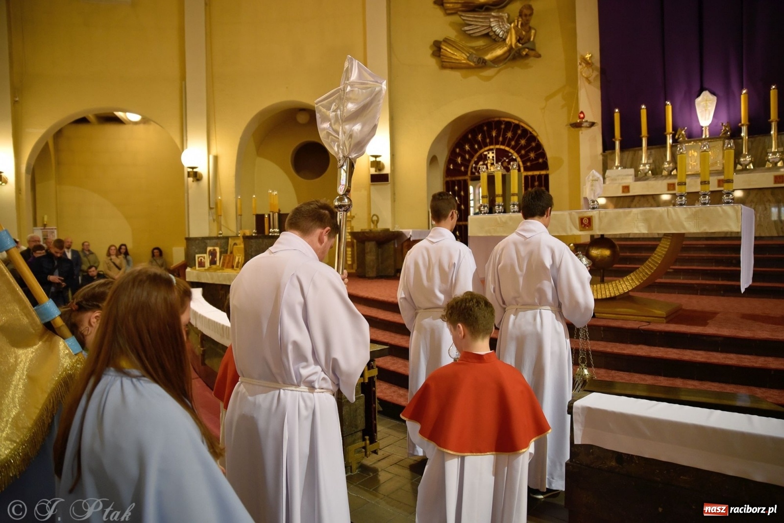 Zdjęcie w galerii na portalu naszraciborz.pl: Wielki Czwartek w raciborskim okrąglaku. Diecezja opolska wkracza w jubileusz 50-lecia wiadomości z regionu