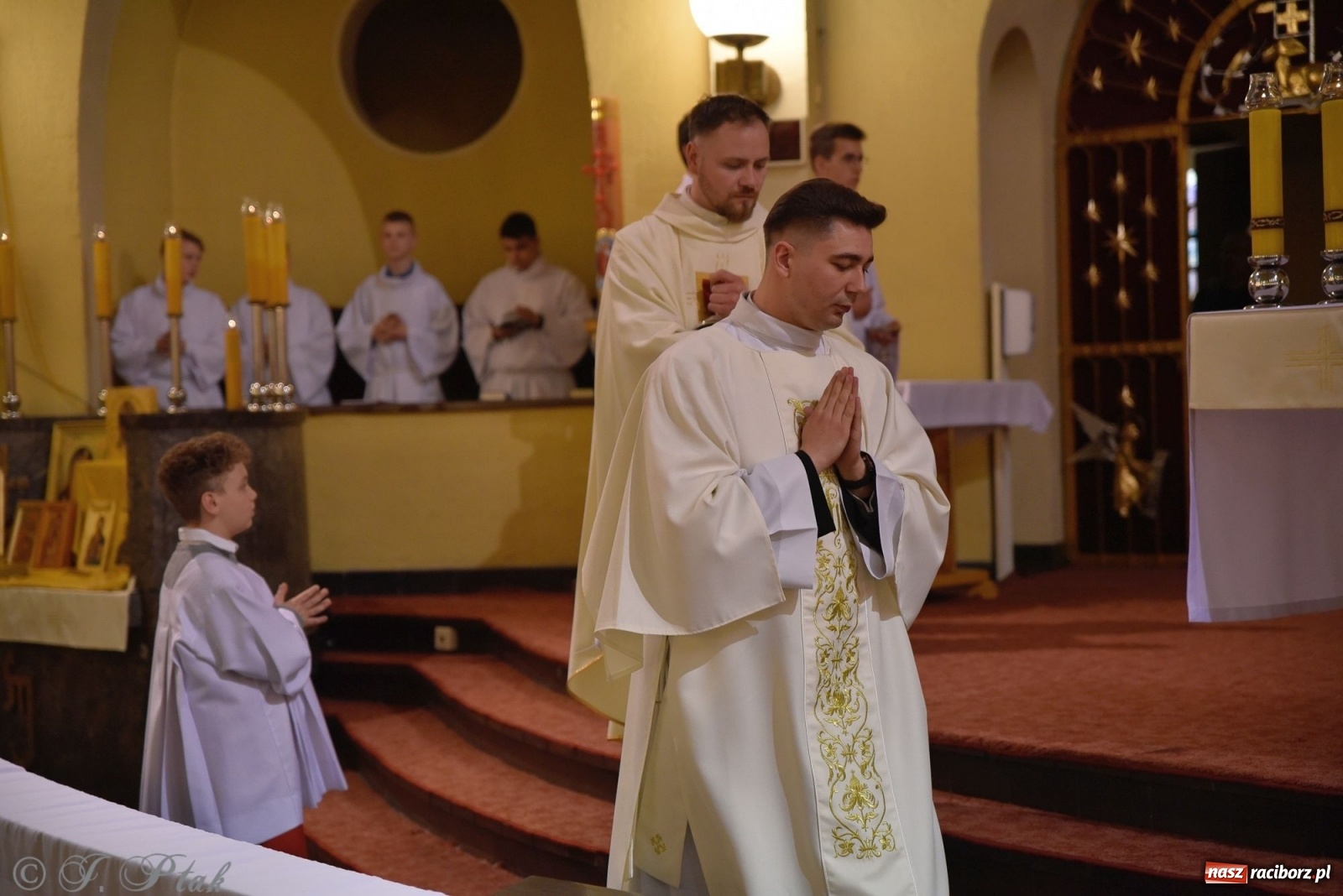 Zdjęcie w galerii na portalu naszraciborz.pl: Wielki Czwartek w raciborskim okrąglaku. Diecezja opolska wkracza w jubileusz 50-lecia wiadomości z regionu