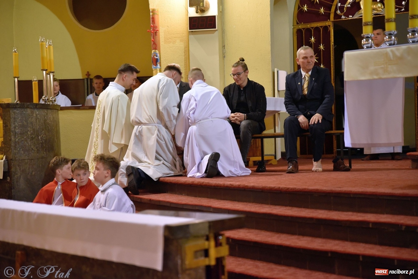 Zdjęcie w galerii na portalu naszraciborz.pl: Wielki Czwartek w raciborskim okrąglaku. Diecezja opolska wkracza w jubileusz 50-lecia wiadomości z regionu