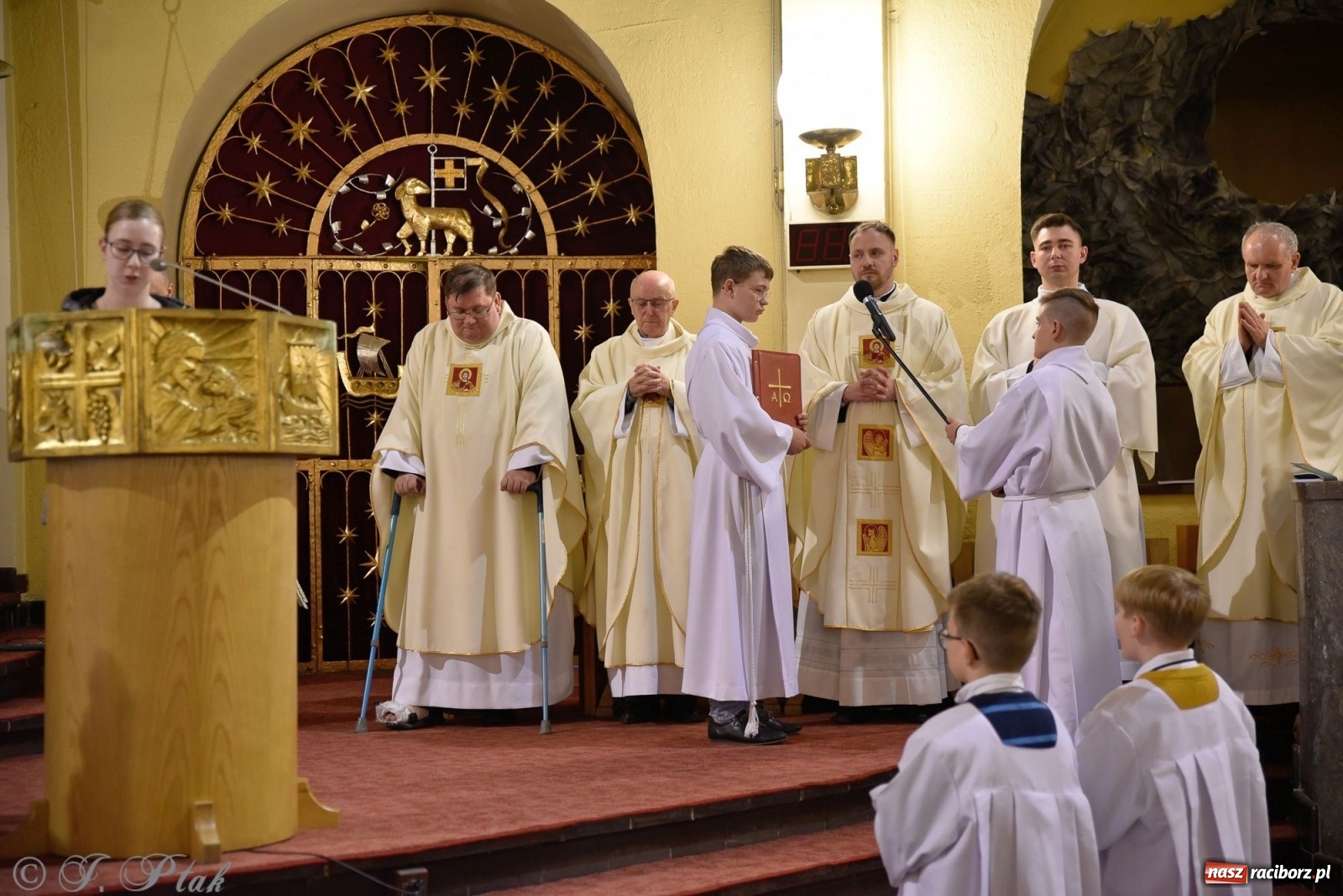 Zdjęcie w galerii na portalu naszraciborz.pl: Wielki Czwartek w raciborskim okrąglaku. Diecezja opolska wkracza w jubileusz 50-lecia wiadomości z regionu