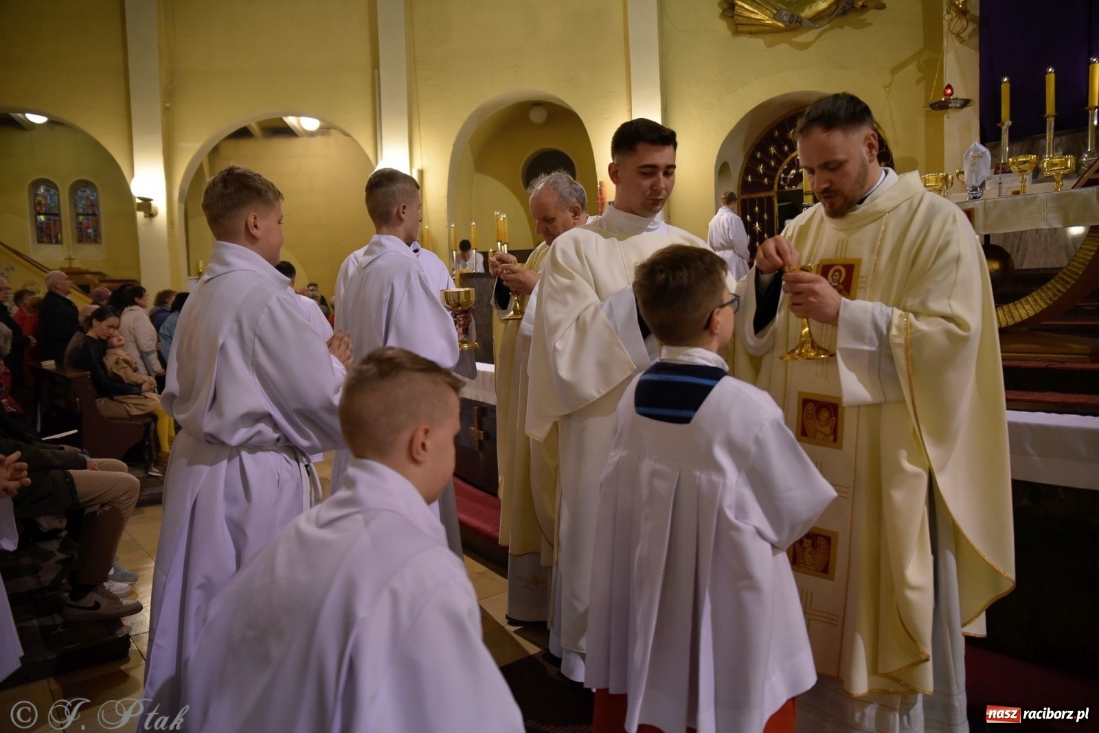 Zdjęcie w galerii na portalu naszraciborz.pl: Wielki Czwartek w raciborskim okrąglaku. Diecezja opolska wkracza w jubileusz 50-lecia wiadomości z regionu