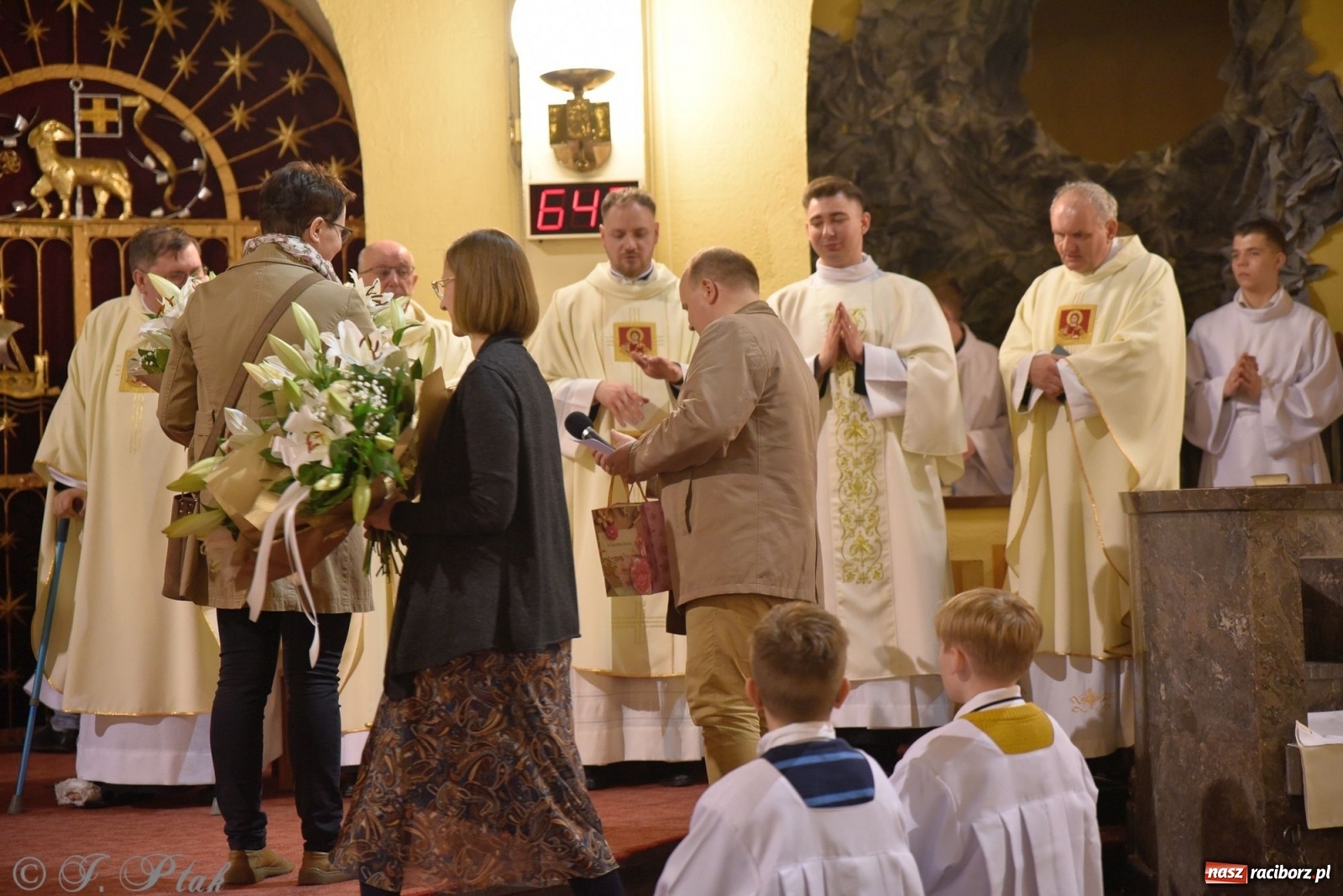 Zdjęcie w galerii na portalu naszraciborz.pl: Wielki Czwartek w raciborskim okrąglaku. Diecezja opolska wkracza w jubileusz 50-lecia wiadomości z regionu