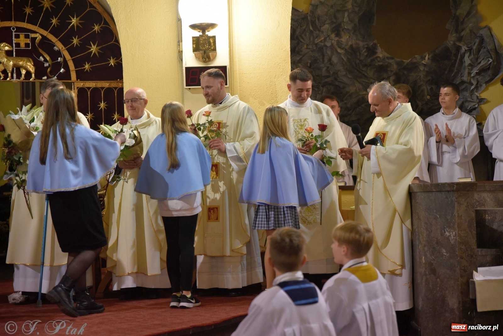 Zdjęcie w galerii na portalu naszraciborz.pl: Wielki Czwartek w raciborskim okrąglaku. Diecezja opolska wkracza w jubileusz 50-lecia wiadomości z regionu