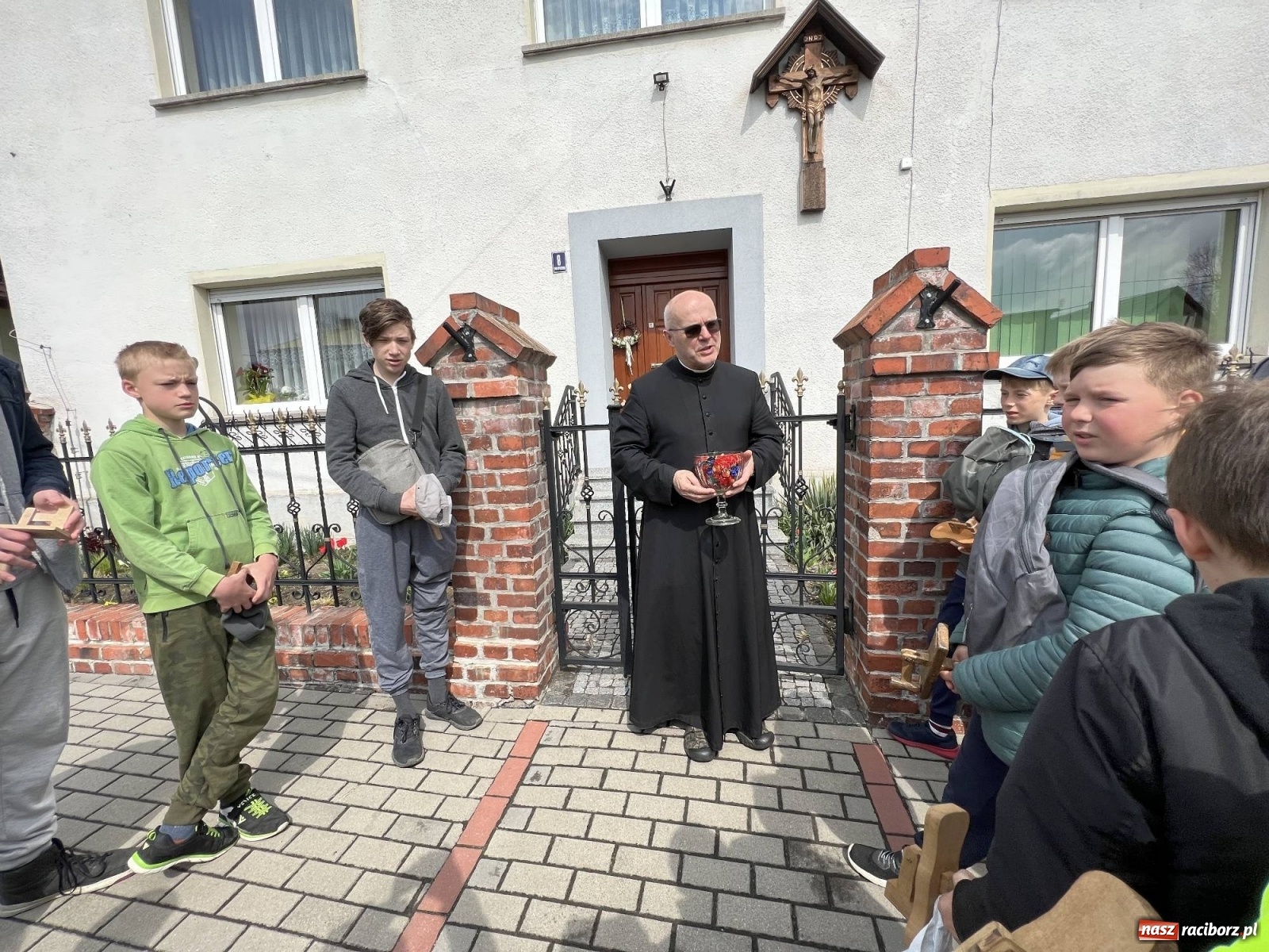 Zdjęcie w galerii na portalu naszraciborz.pl: Z ojca na syna. Klekotanie w Raciborzu Sudole to tradycja od wieków wiadomości z regionu