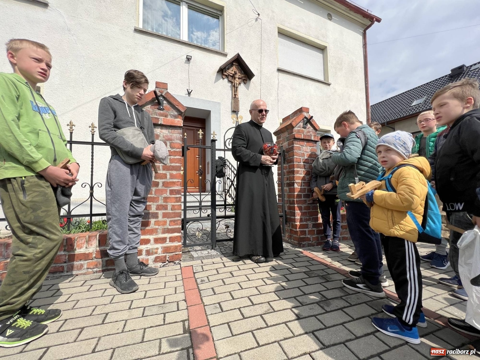 Zdjęcie w galerii na portalu naszraciborz.pl: Z ojca na syna. Klekotanie w Raciborzu Sudole to tradycja od wieków wiadomości z regionu