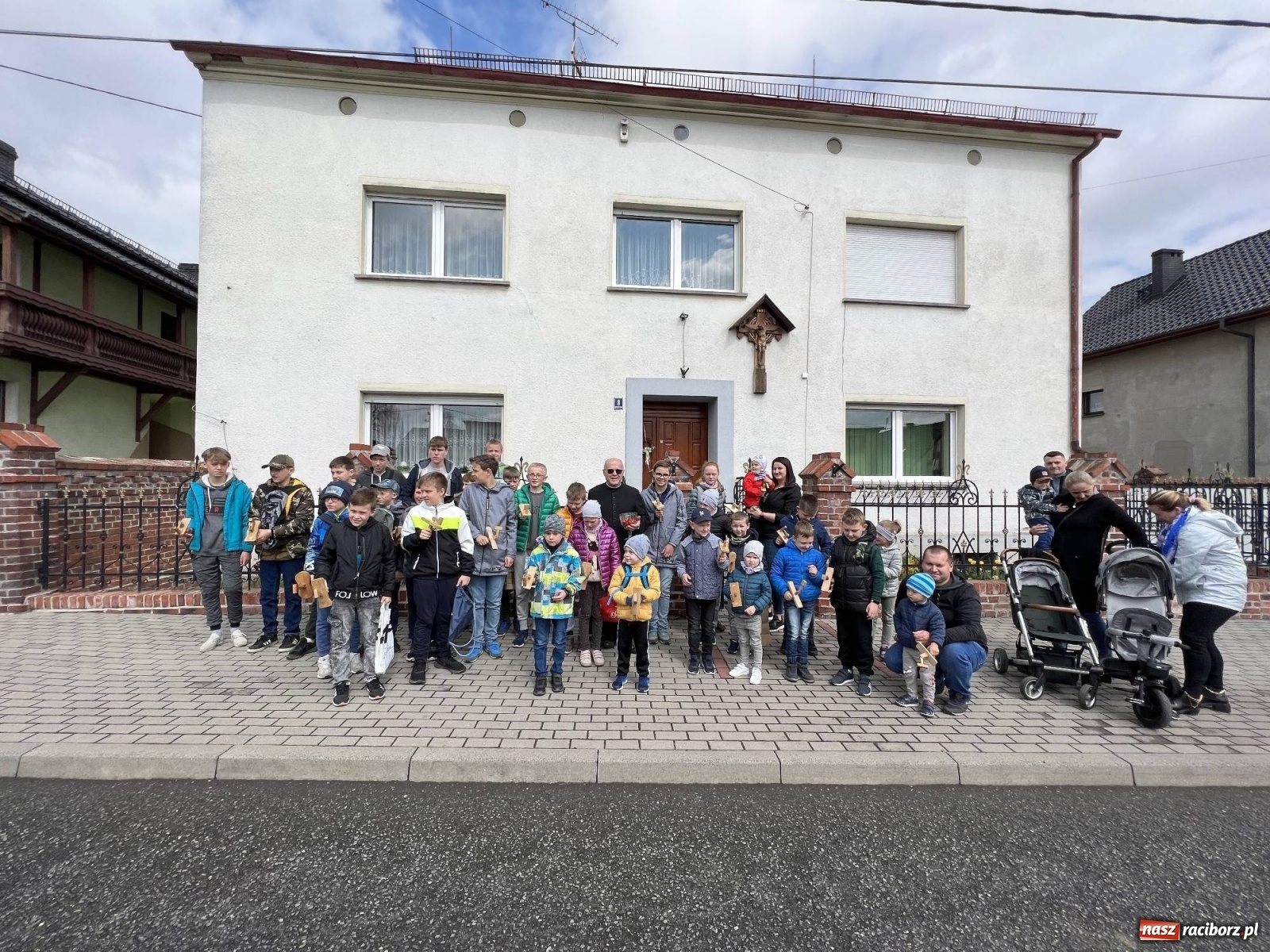 Zdjęcie w galerii na portalu naszraciborz.pl: Z ojca na syna. Klekotanie w Raciborzu Sudole to tradycja od wieków wiadomości z regionu