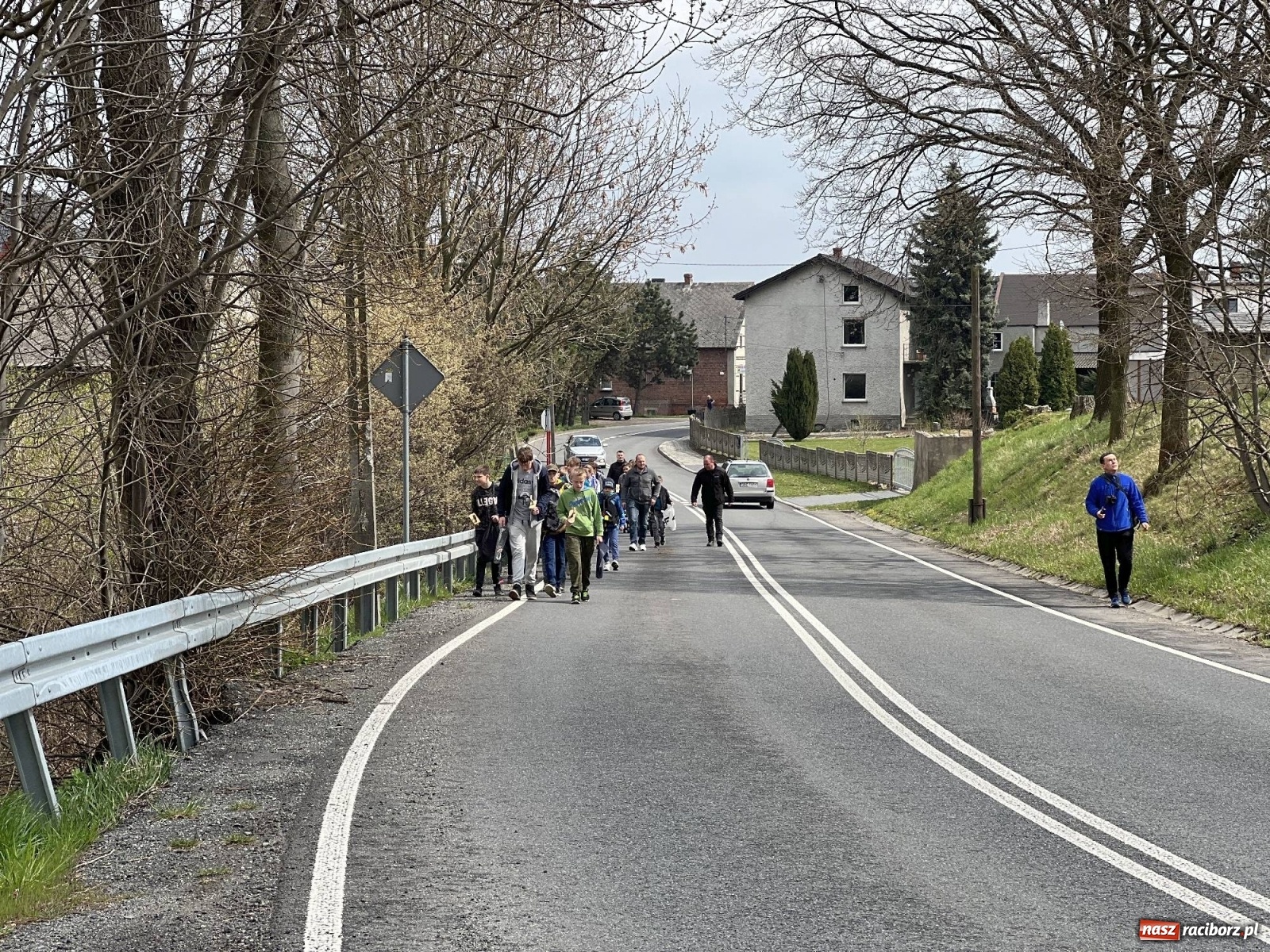 Zdjęcie w galerii na portalu naszraciborz.pl: Z ojca na syna. Klekotanie w Raciborzu Sudole to tradycja od wieków wiadomości z regionu