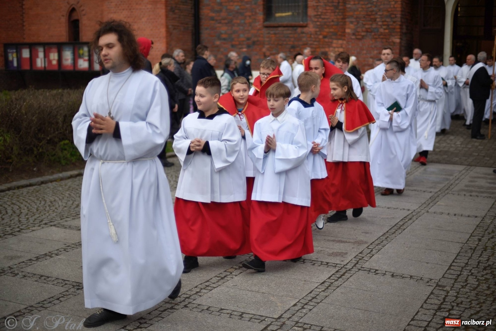 Zdjęcie w galerii na portalu naszraciborz.pl: Przy Grobie Pańskim w podominikańskiej świątyni [FOTO i WIDEO] wiadomości z regionu
