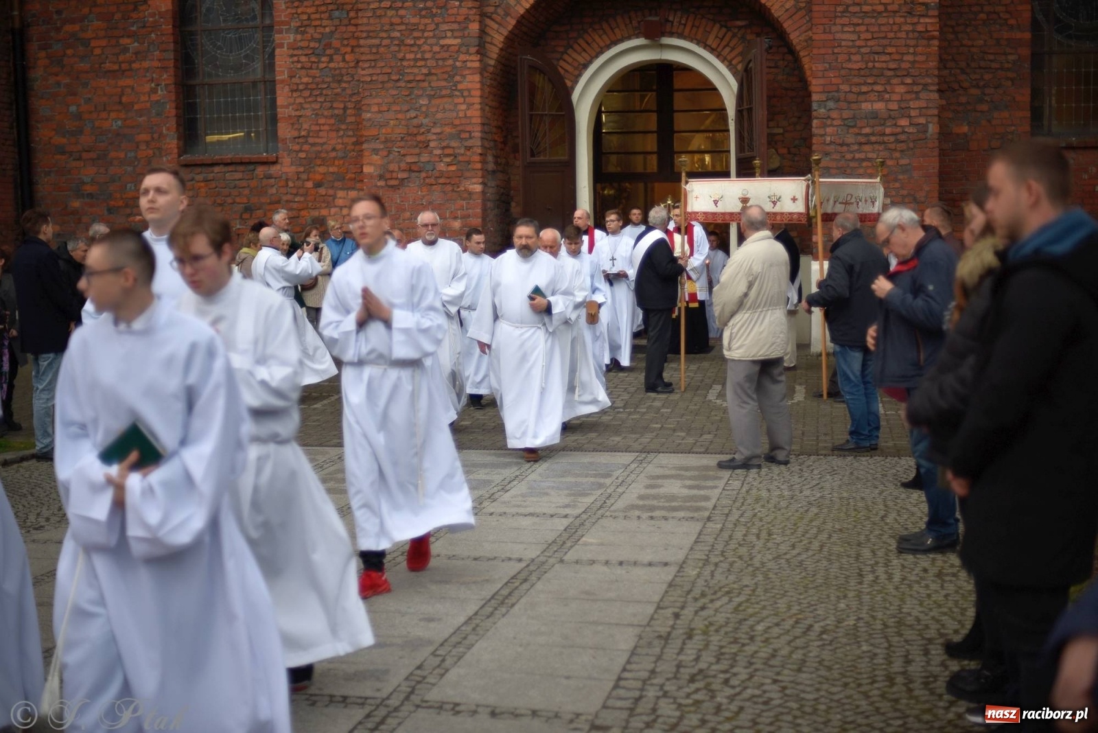 Zdjęcie w galerii na portalu naszraciborz.pl: Przy Grobie Pańskim w podominikańskiej świątyni [FOTO i WIDEO] wiadomości z regionu