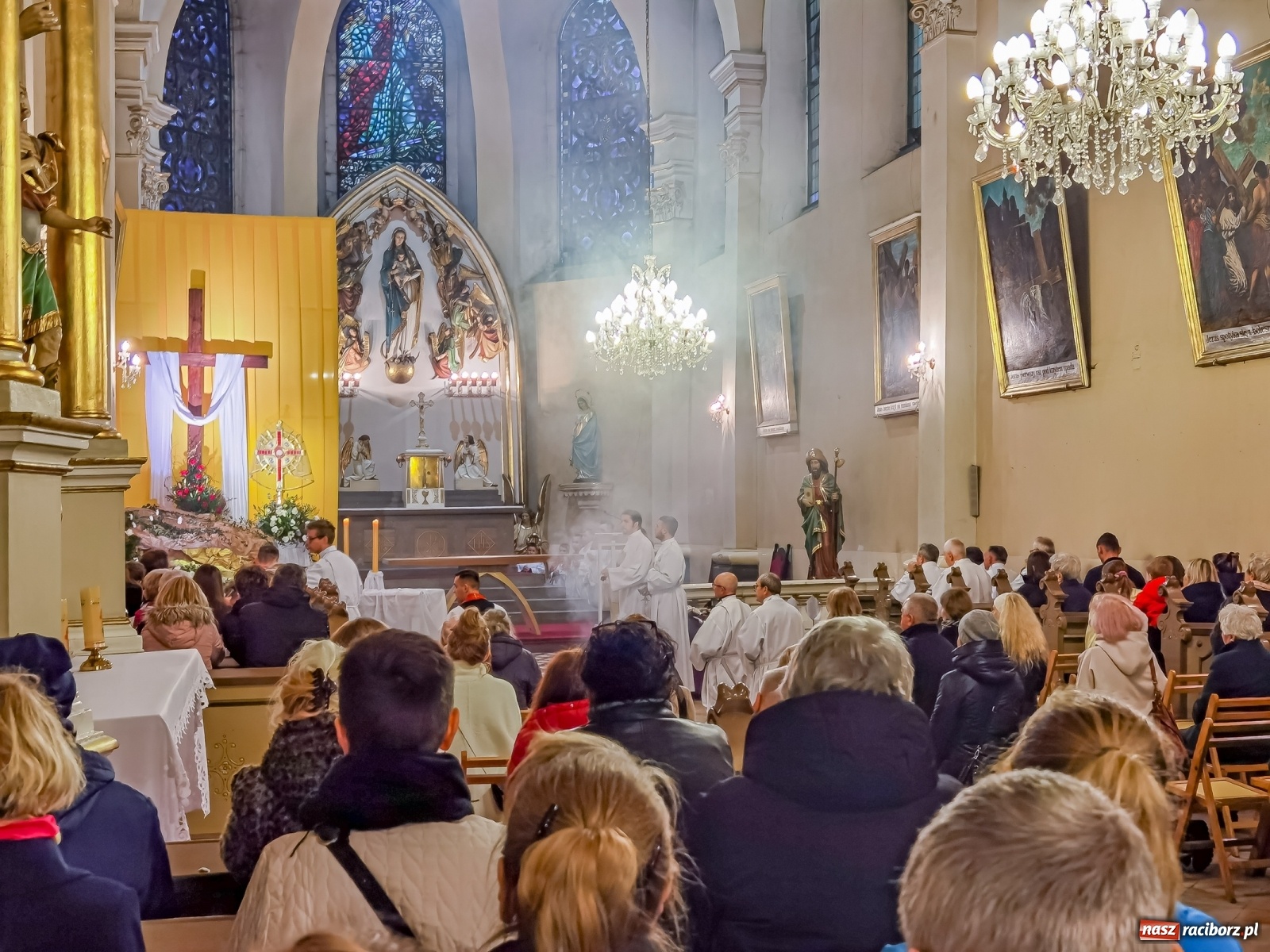 Zdjęcie w galerii na portalu naszraciborz.pl: Przy Grobie Pańskim w podominikańskiej świątyni [FOTO i WIDEO] wiadomości z regionu