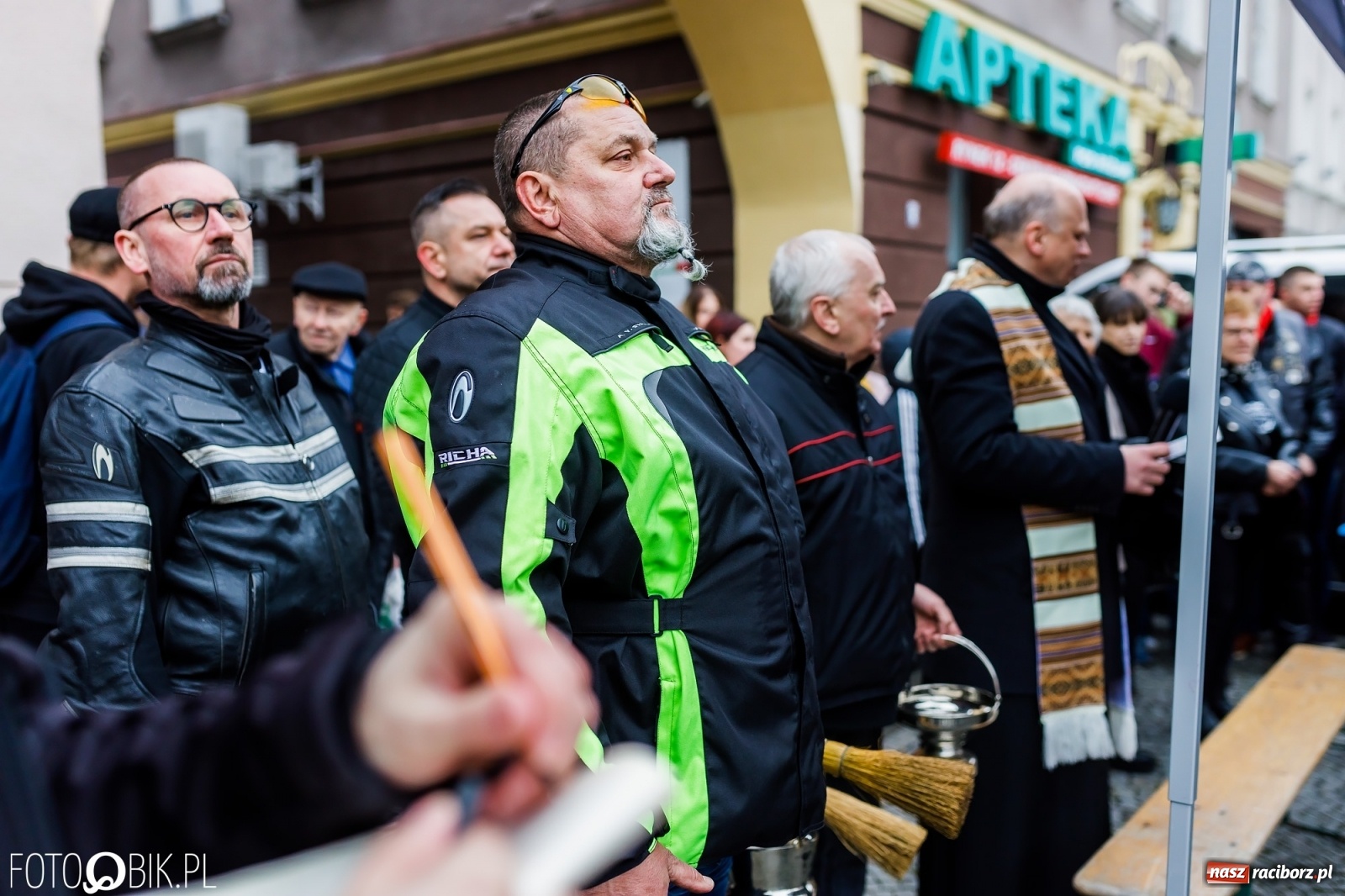 Zdjęcie w galerii na portalu naszraciborz.pl: Wielkanocne śniadanie i święcenie pokarmów na raciborskim Rynku [FOTO i WIDEO] wiadomości z regionu