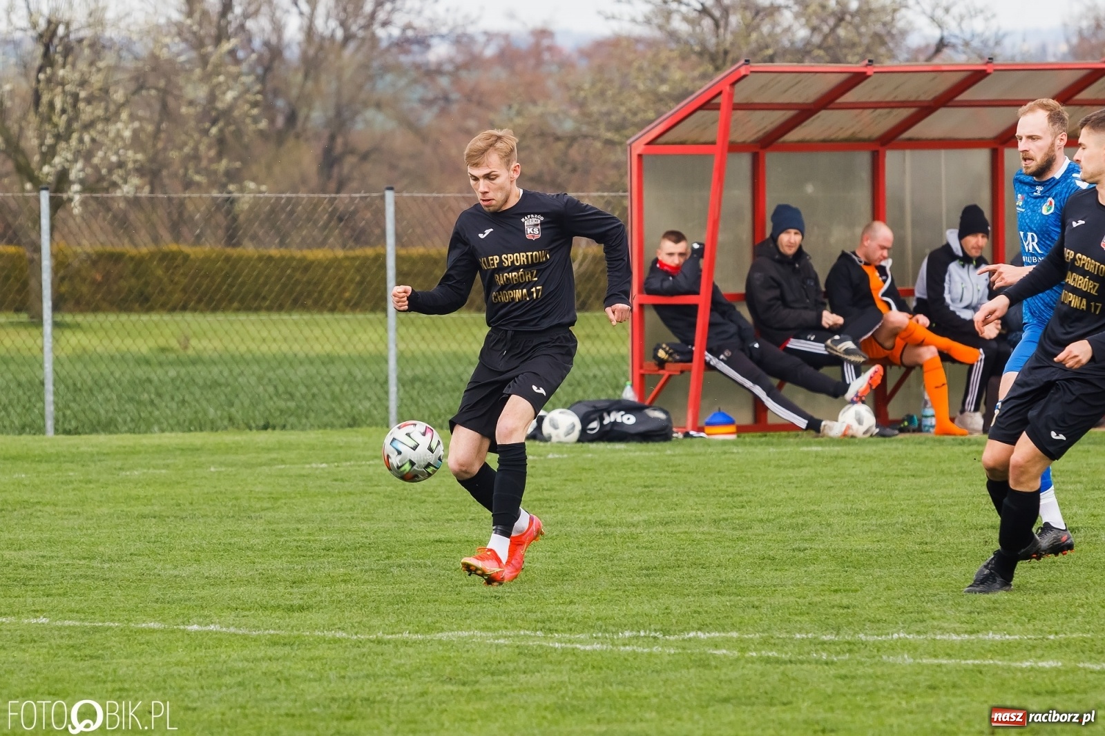 Zdjęcie w galerii na portalu naszraciborz.pl: Wielka Sobota Krzyżanowic. Naprzód na kolanach [FOTO] wiadomości z regionu