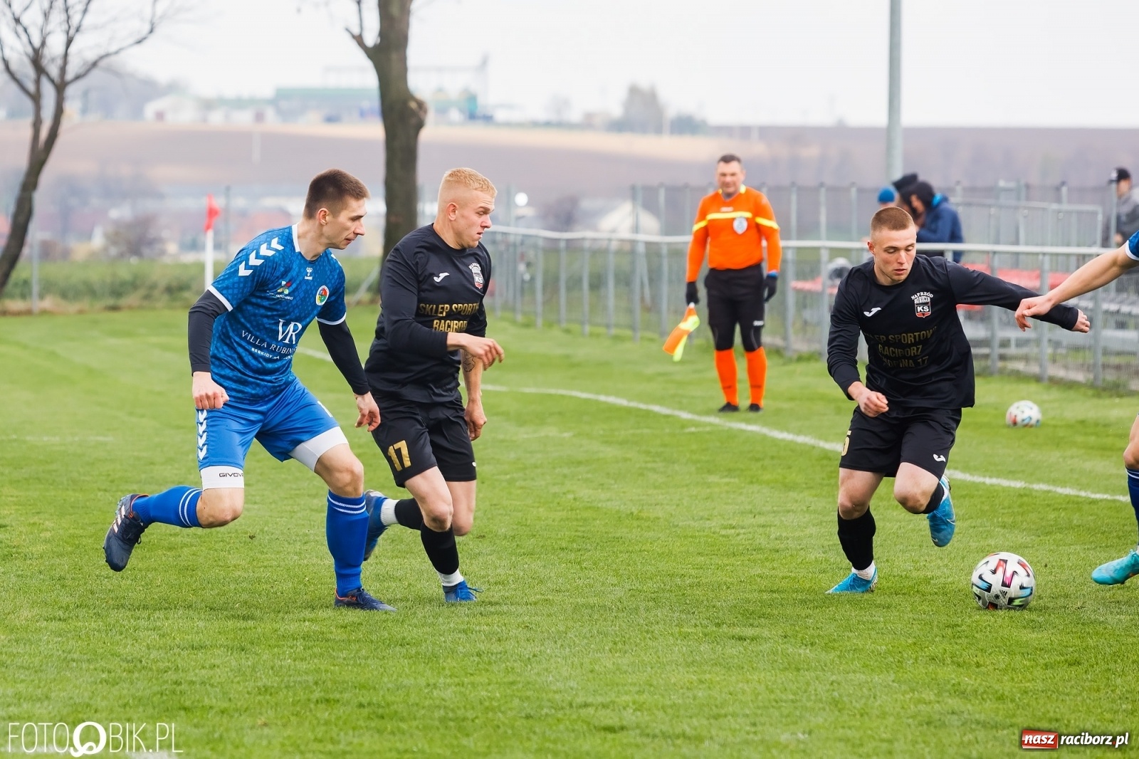 Zdjęcie w galerii na portalu naszraciborz.pl: Wielka Sobota Krzyżanowic. Naprzód na kolanach [FOTO] wiadomości z regionu