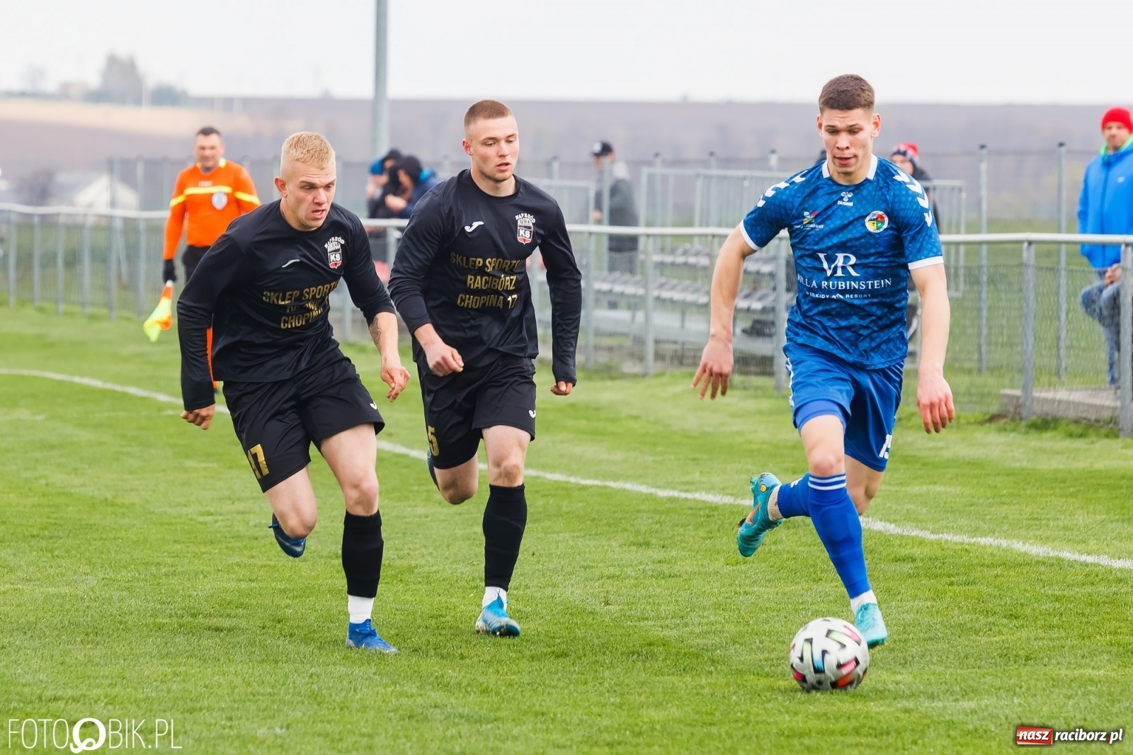 Zdjęcie w galerii na portalu naszraciborz.pl: Wielka Sobota Krzyżanowic. Naprzód na kolanach [FOTO] wiadomości z regionu