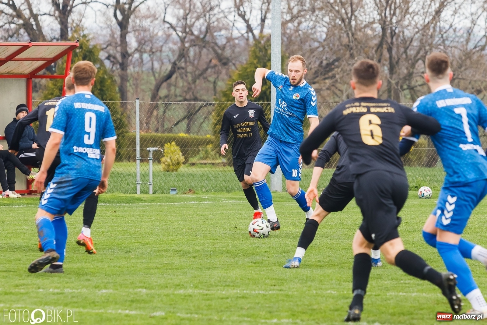 Zdjęcie w galerii na portalu naszraciborz.pl: Wielka Sobota Krzyżanowic. Naprzód na kolanach [FOTO] wiadomości z regionu