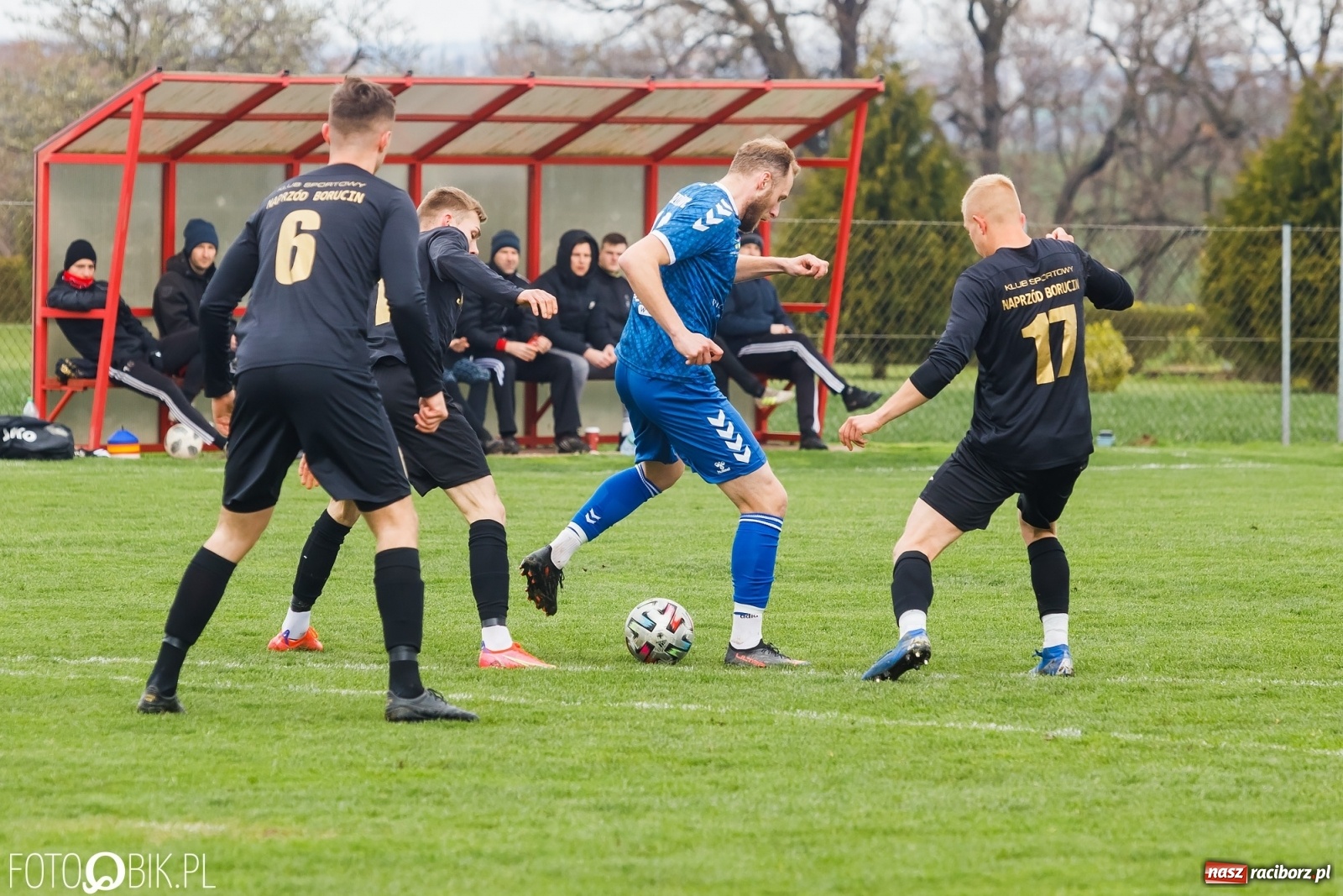 Zdjęcie w galerii na portalu naszraciborz.pl: Wielka Sobota Krzyżanowic. Naprzód na kolanach [FOTO] wiadomości z regionu