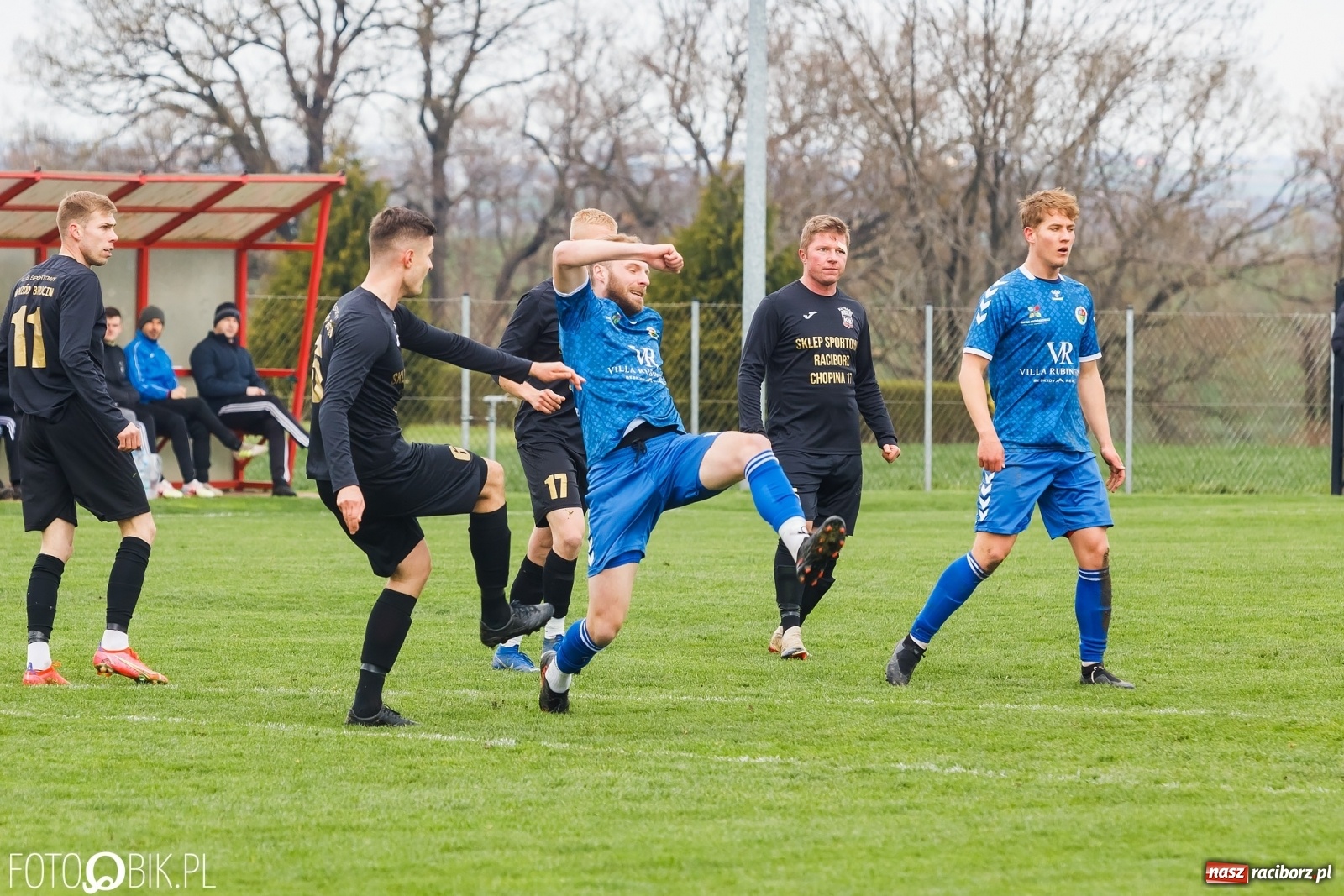 Zdjęcie w galerii na portalu naszraciborz.pl: Wielka Sobota Krzyżanowic. Naprzód na kolanach [FOTO] wiadomości z regionu