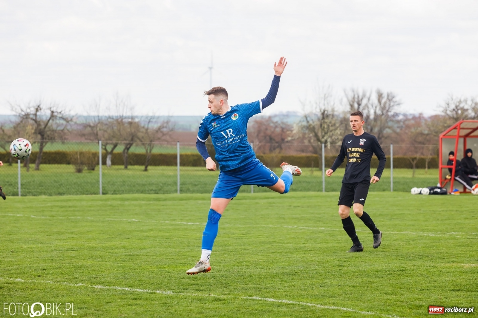 Zdjęcie w galerii na portalu naszraciborz.pl: Wielka Sobota Krzyżanowic. Naprzód na kolanach [FOTO] wiadomości z regionu