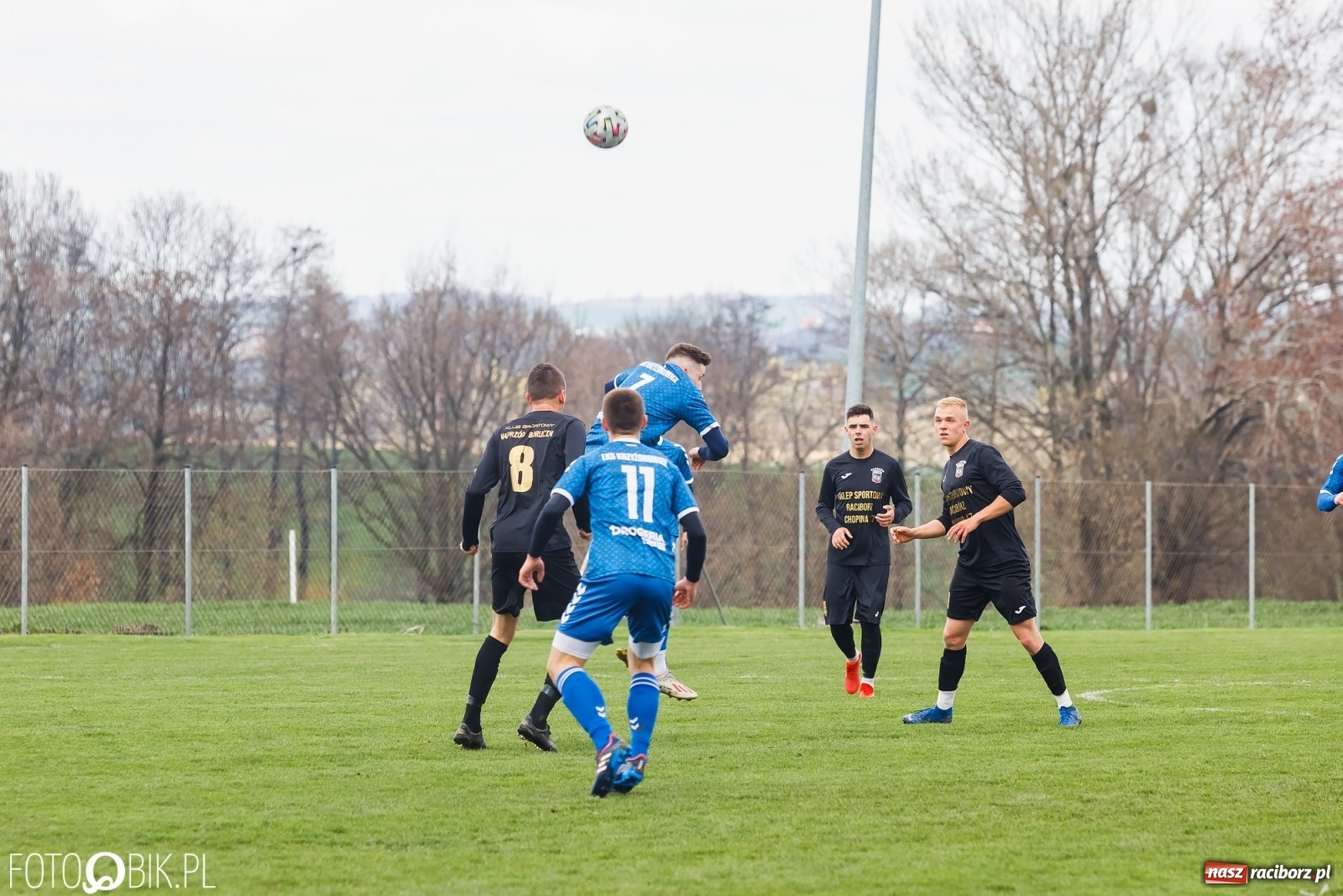 Zdjęcie w galerii na portalu naszraciborz.pl: Wielka Sobota Krzyżanowic. Naprzód na kolanach [FOTO] wiadomości z regionu