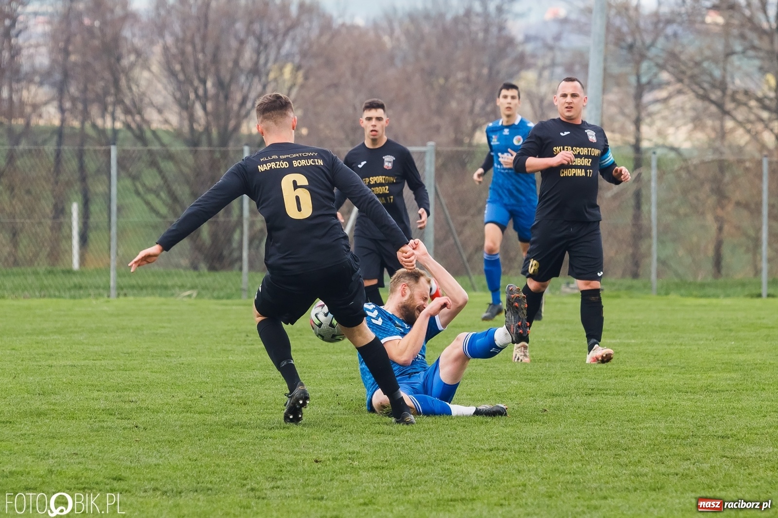 Zdjęcie w galerii na portalu naszraciborz.pl: Wielka Sobota Krzyżanowic. Naprzód na kolanach [FOTO] wiadomości z regionu