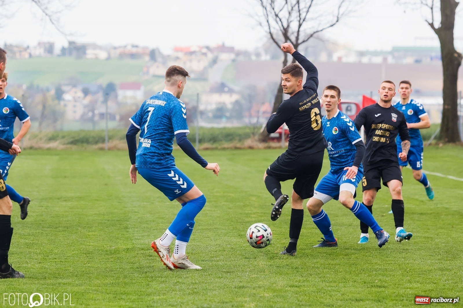 Zdjęcie w galerii na portalu naszraciborz.pl: Wielka Sobota Krzyżanowic. Naprzód na kolanach [FOTO] wiadomości z regionu
