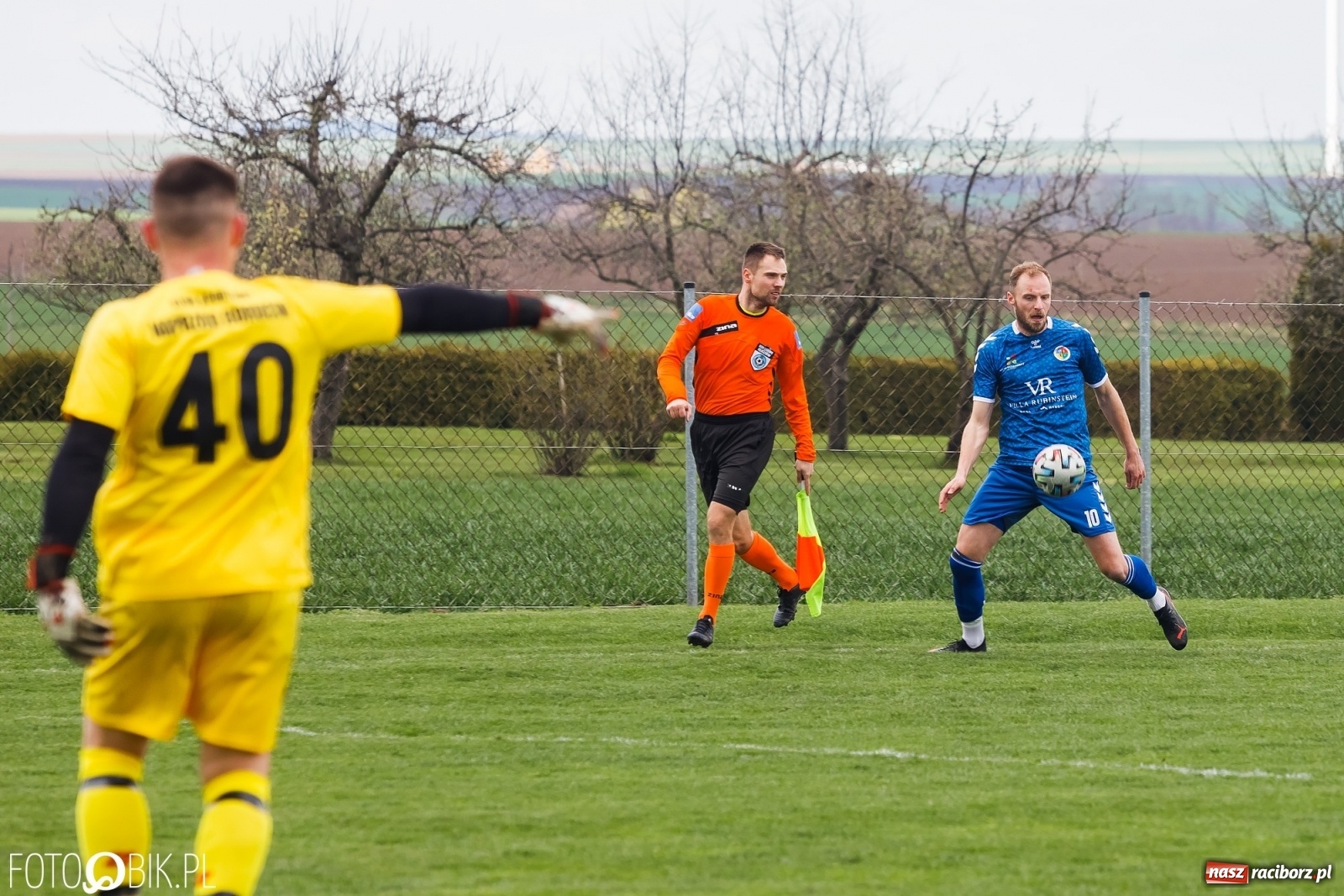 Zdjęcie w galerii na portalu naszraciborz.pl: Wielka Sobota Krzyżanowic. Naprzód na kolanach [FOTO] wiadomości z regionu