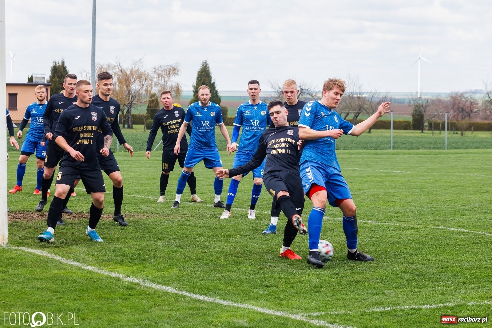 Zdjęcie w galerii na portalu naszraciborz.pl: Wielka Sobota Krzyżanowic. Naprzód na kolanach [FOTO] wiadomości z regionu