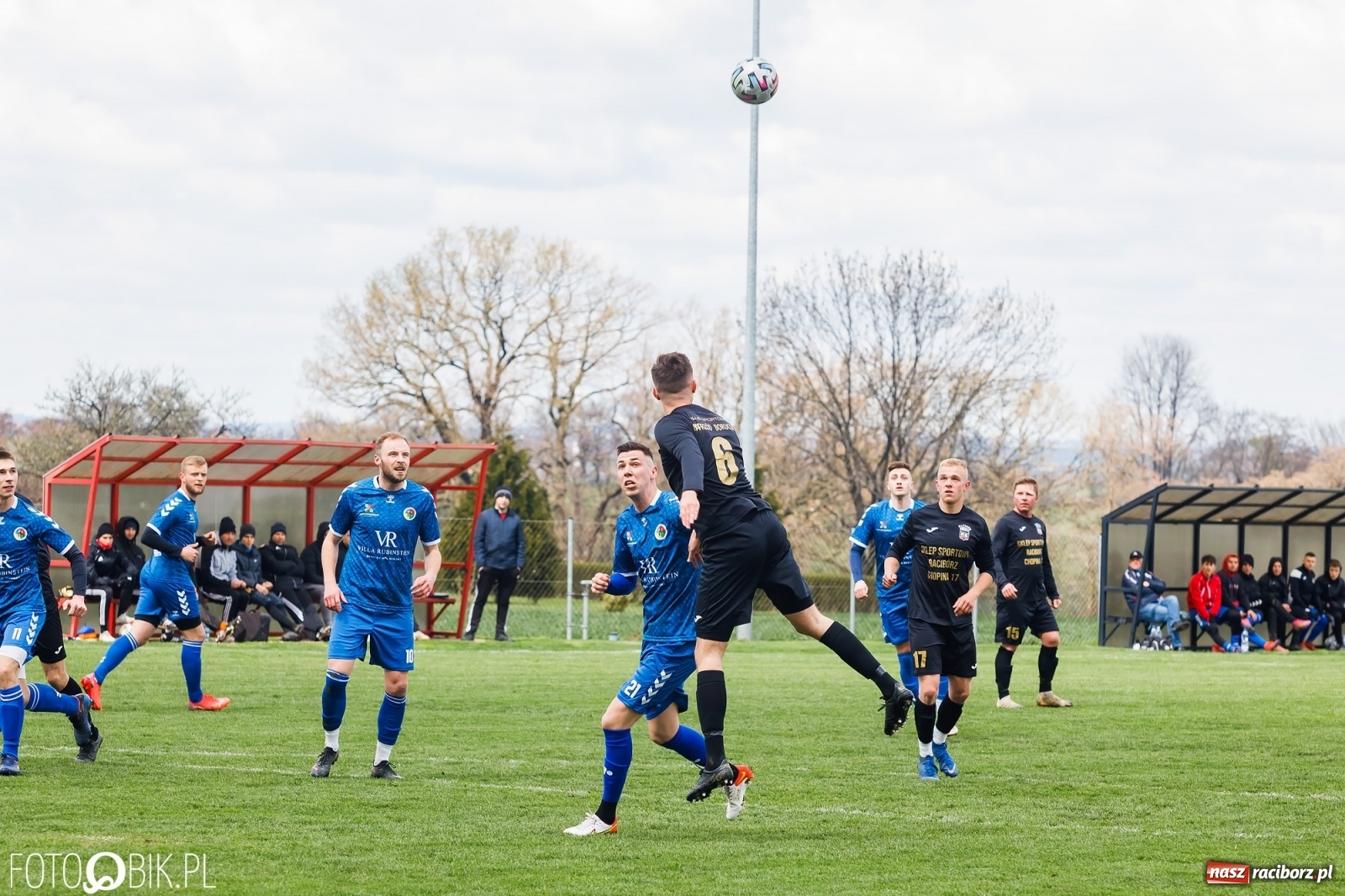 Zdjęcie w galerii na portalu naszraciborz.pl: Wielka Sobota Krzyżanowic. Naprzód na kolanach [FOTO] wiadomości z regionu