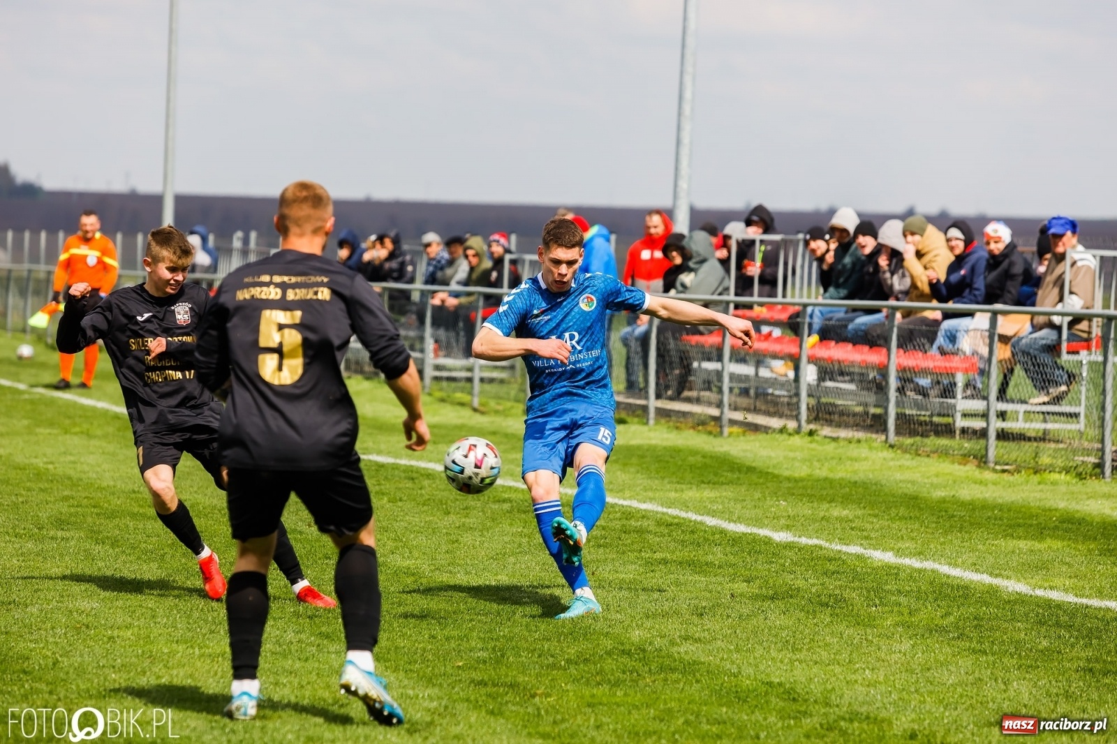 Zdjęcie w galerii na portalu naszraciborz.pl: Wielka Sobota Krzyżanowic. Naprzód na kolanach [FOTO] wiadomości z regionu