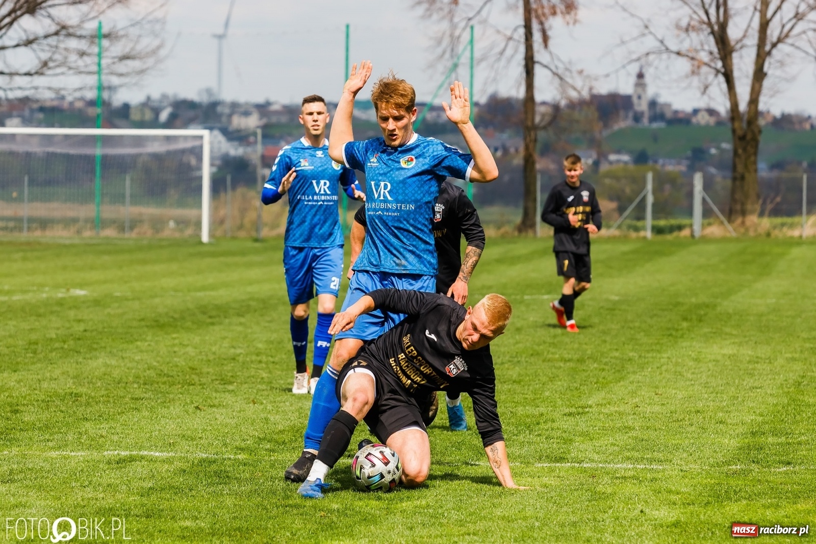 Zdjęcie w galerii na portalu naszraciborz.pl: Wielka Sobota Krzyżanowic. Naprzód na kolanach [FOTO] wiadomości z regionu