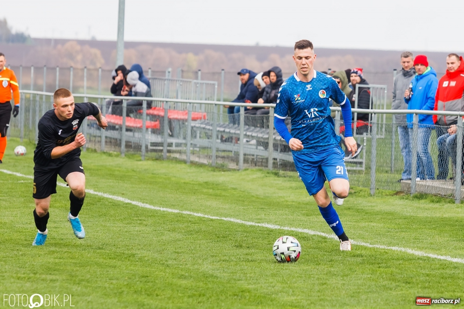 Zdjęcie w galerii na portalu naszraciborz.pl: Wielka Sobota Krzyżanowic. Naprzód na kolanach [FOTO] wiadomości z regionu
