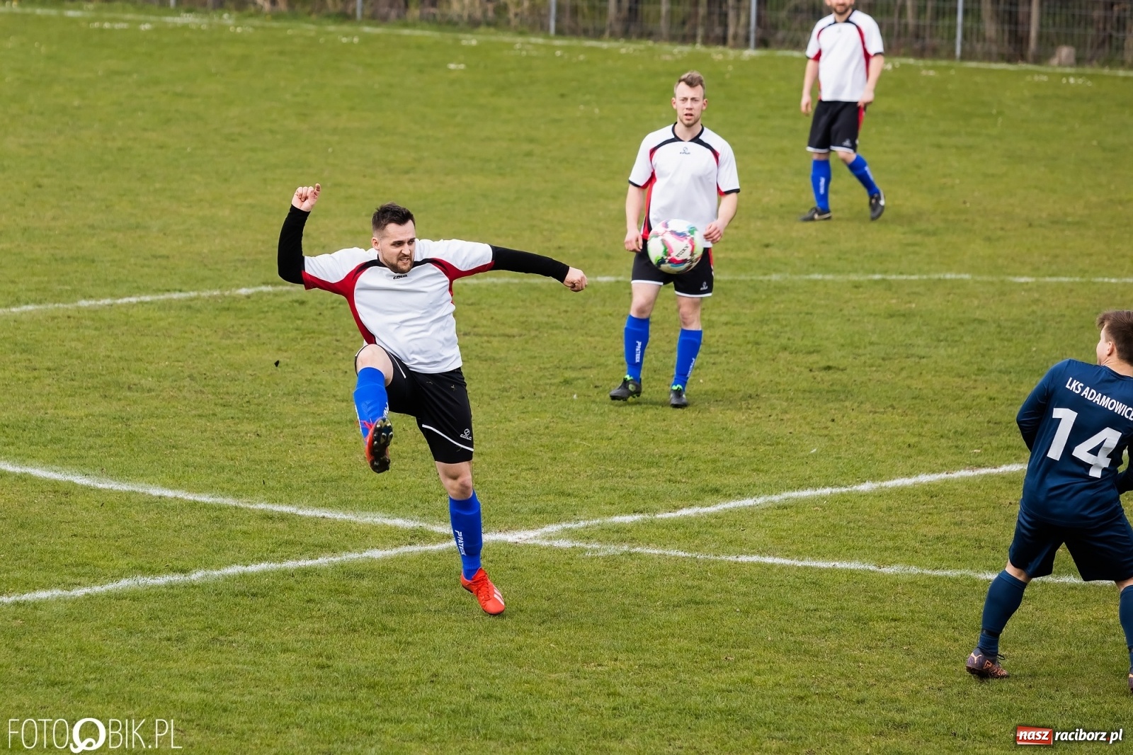 Zdjęcie w galerii na portalu naszraciborz.pl: Lokomotywa z Tuwima wróciła na właściwe tory [FOTO] wiadomości z regionu