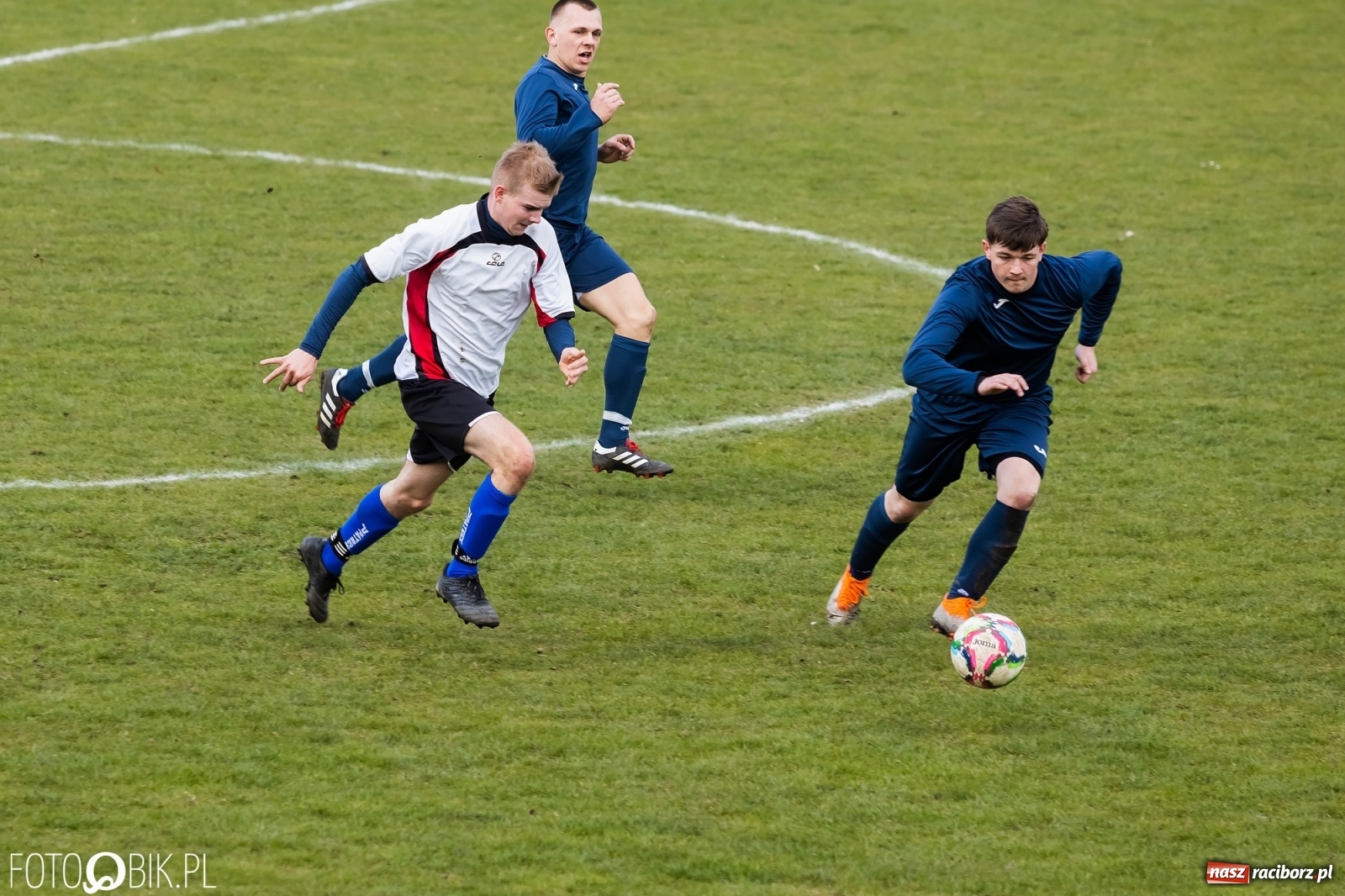 Zdjęcie w galerii na portalu naszraciborz.pl: Lokomotywa z Tuwima wróciła na właściwe tory [FOTO] wiadomości z regionu