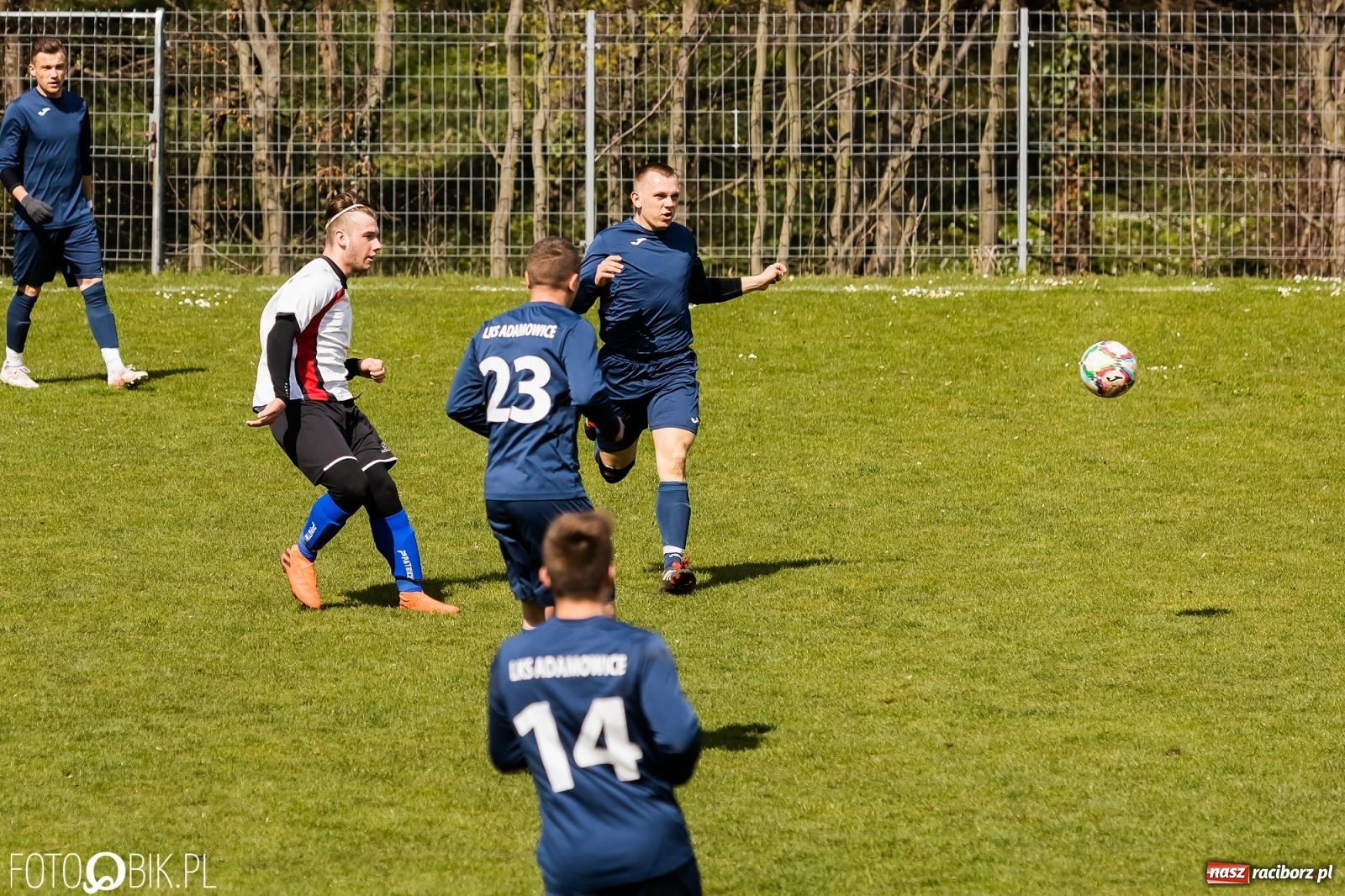 Zdjęcie w galerii na portalu naszraciborz.pl: Lokomotywa z Tuwima wróciła na właściwe tory [FOTO] wiadomości z regionu