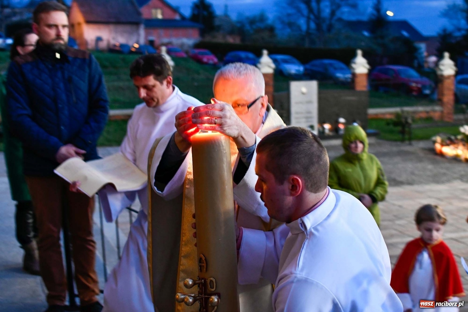 Zdjęcie w galerii na portalu naszraciborz.pl: Alleluja, Jezus żyje! Wielka Sobota w Raciborzu wiadomości z regionu